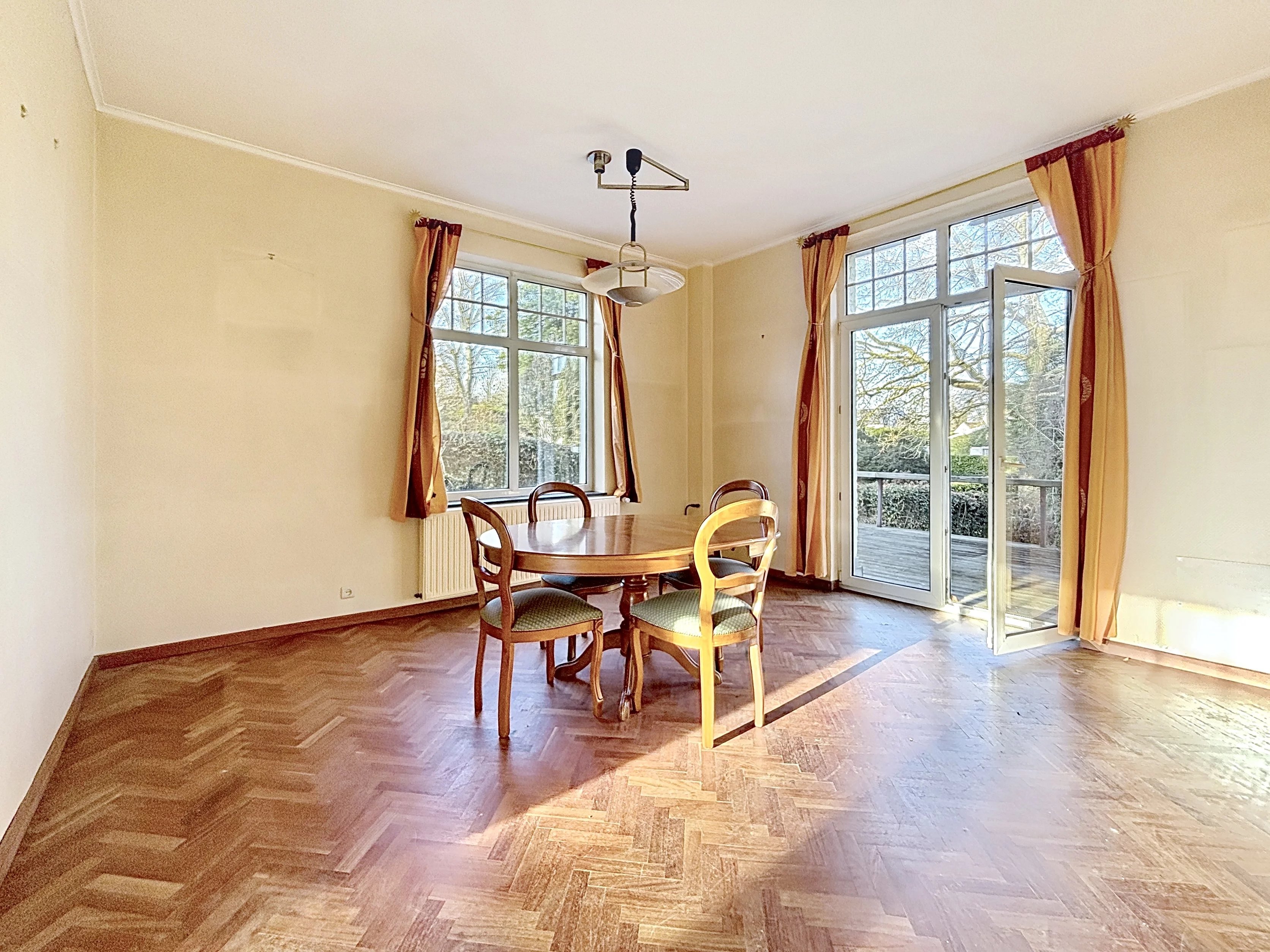 Uccle - Charming house to renovate with garden