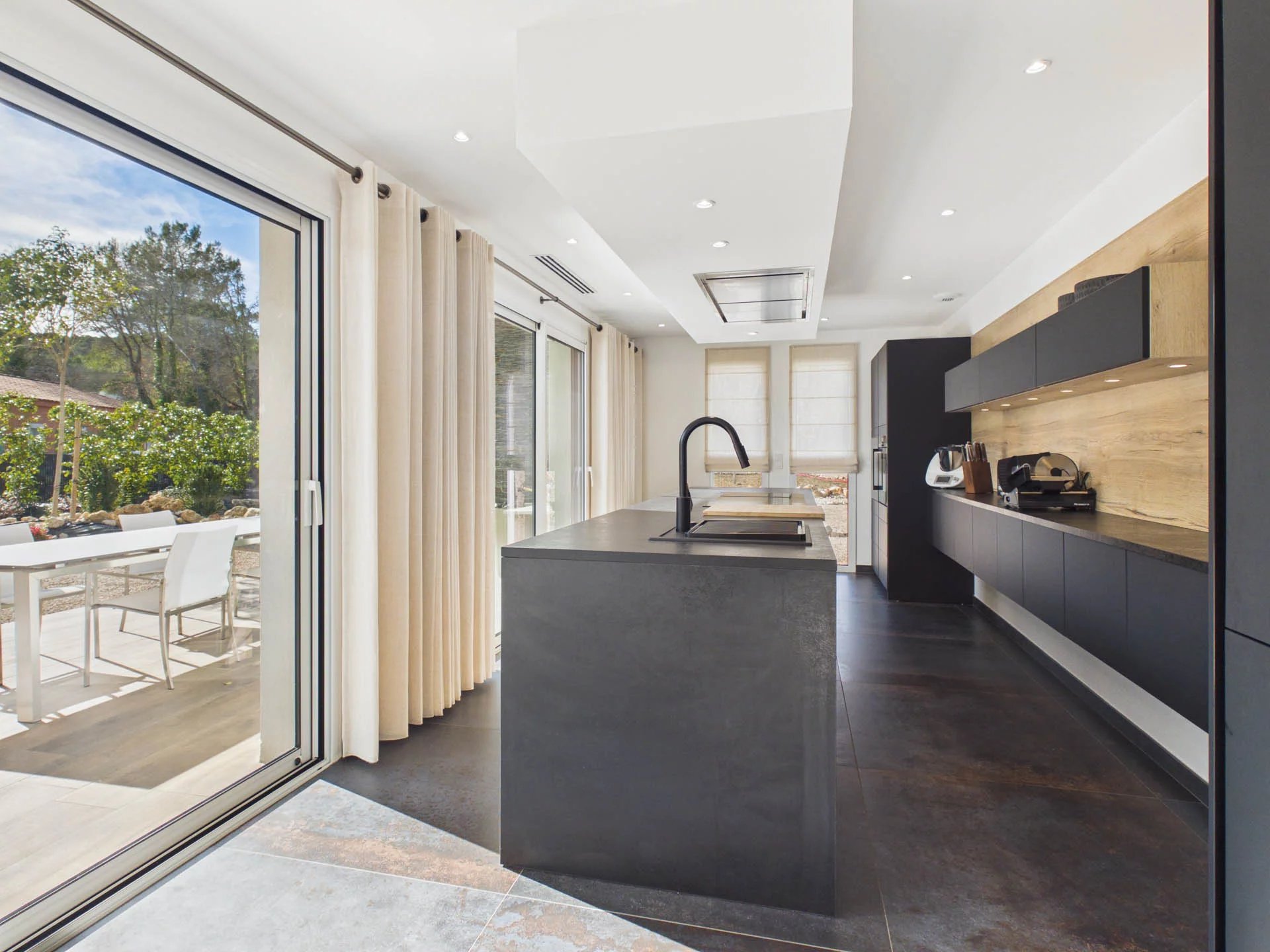 MODERN SINGLE-STOREY VILLA - FAYENCE