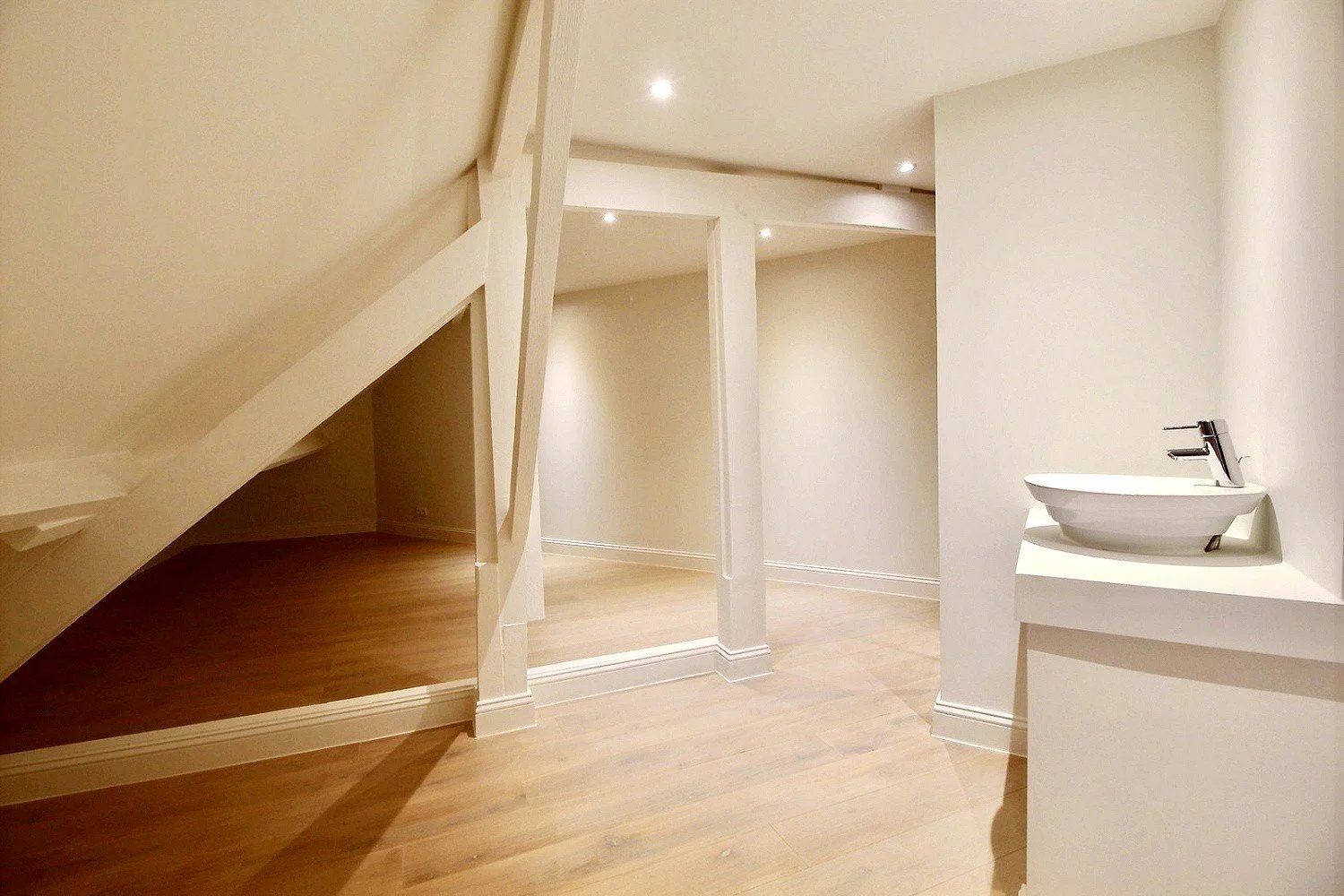 Louise - Jardin du Roi - Rear house in the inner block