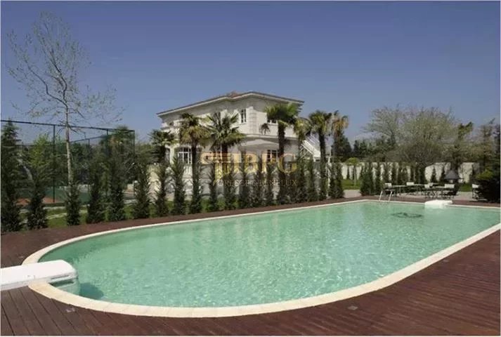 for sale House in Thermi Central Macedonia 480m2 ,4000000€