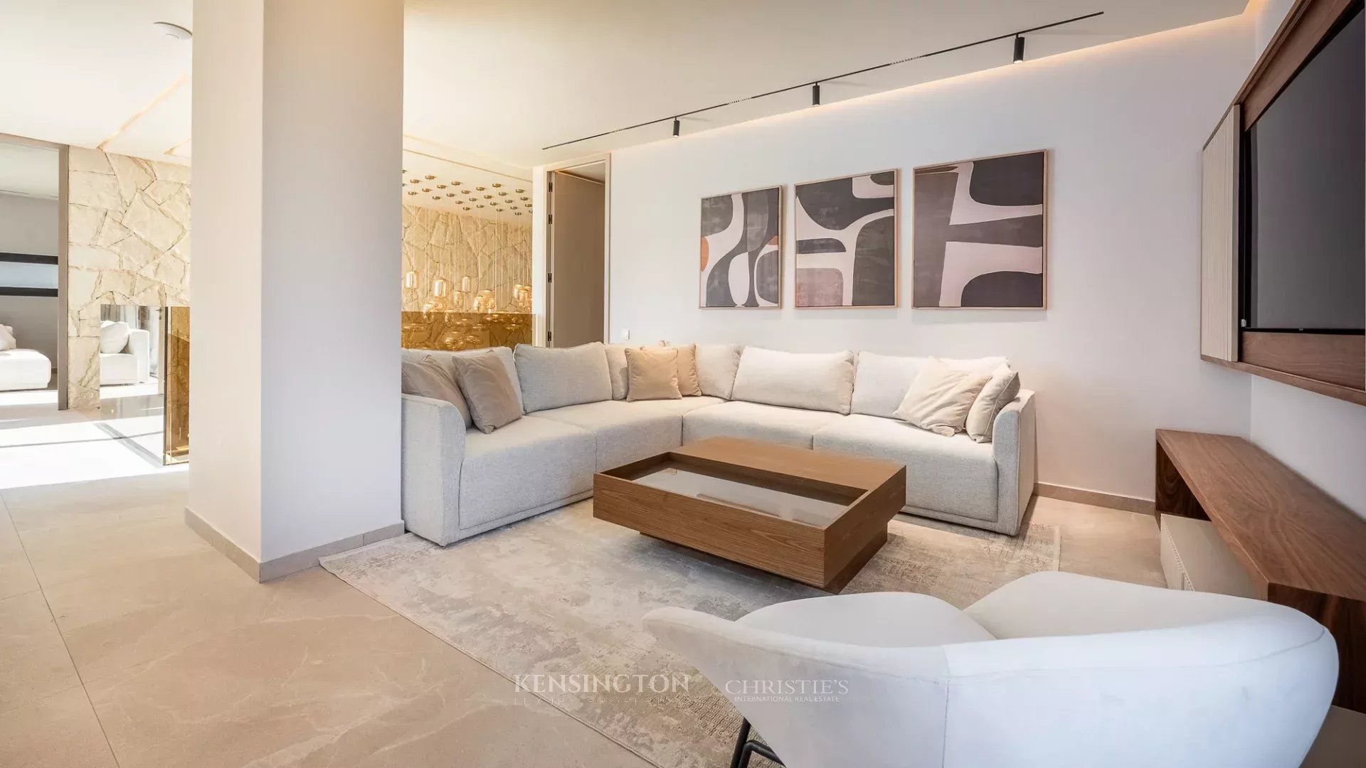 5 Bedroom Villa/Townhouse's Image 19