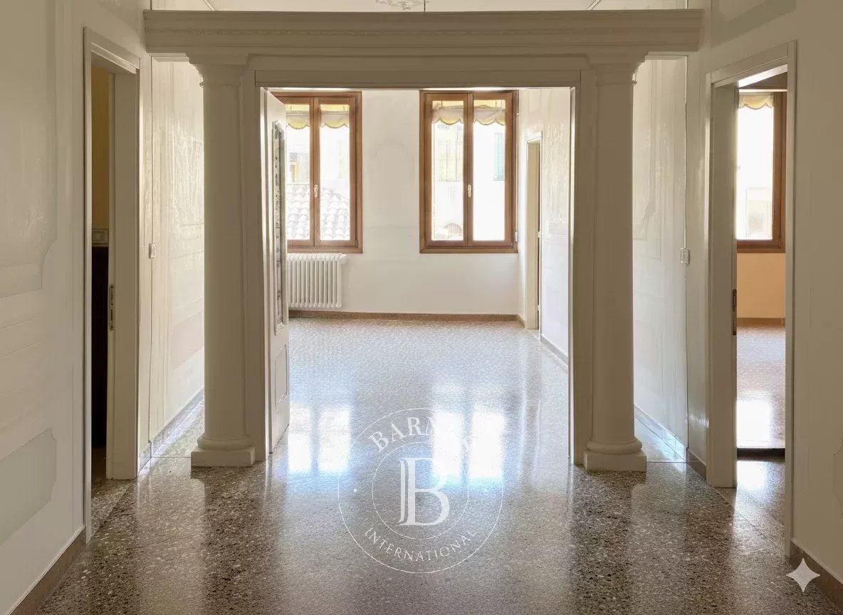 Venezia – San Polo  Residenza di charme pronta da abitare con mansarda indipendente e altana