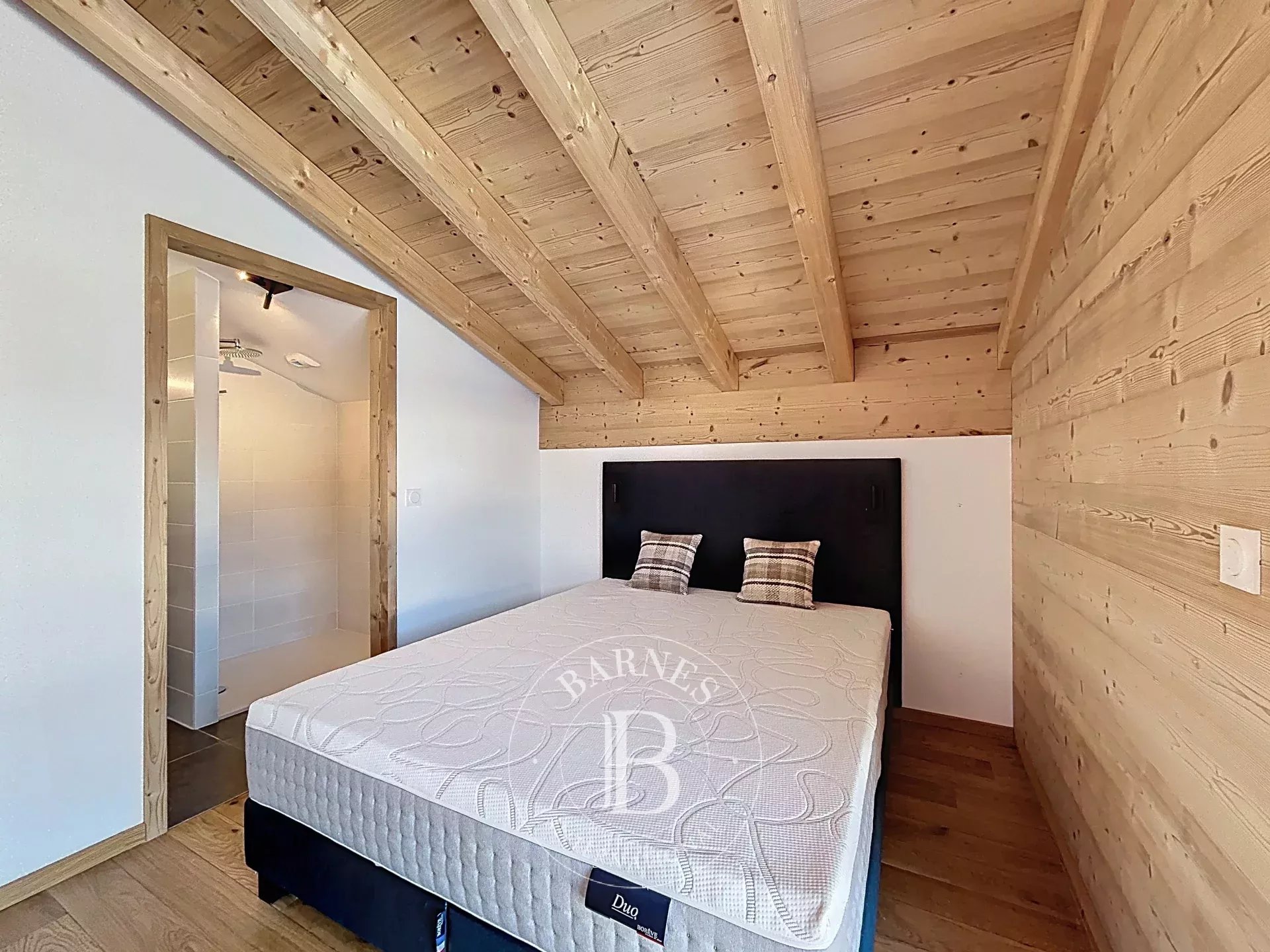 Photo of Les Gets – Spacious Family T6 Duplex – Direct Ski Access – Open Mountain Views