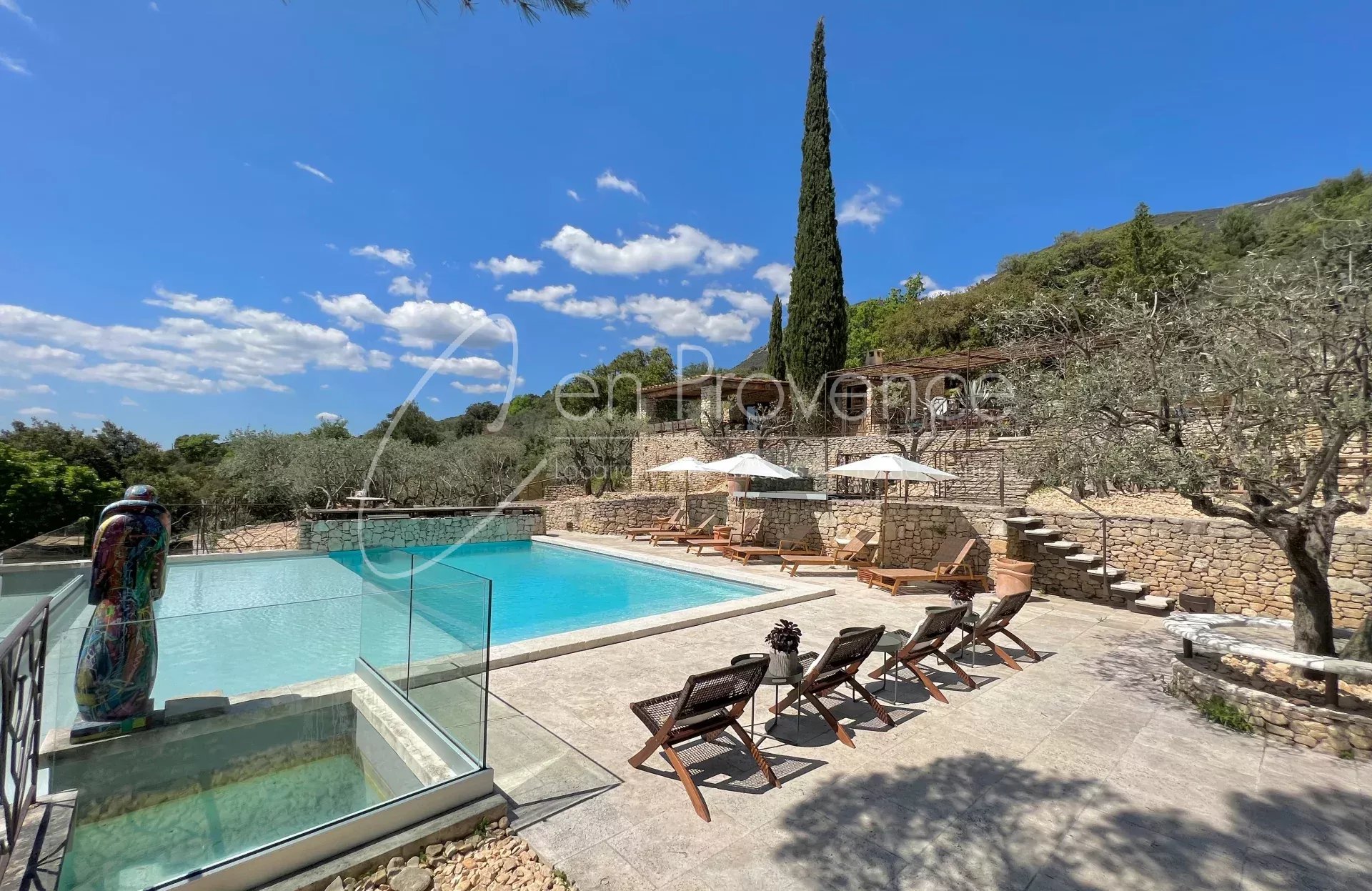 Property atypical for rent Provence south of France
