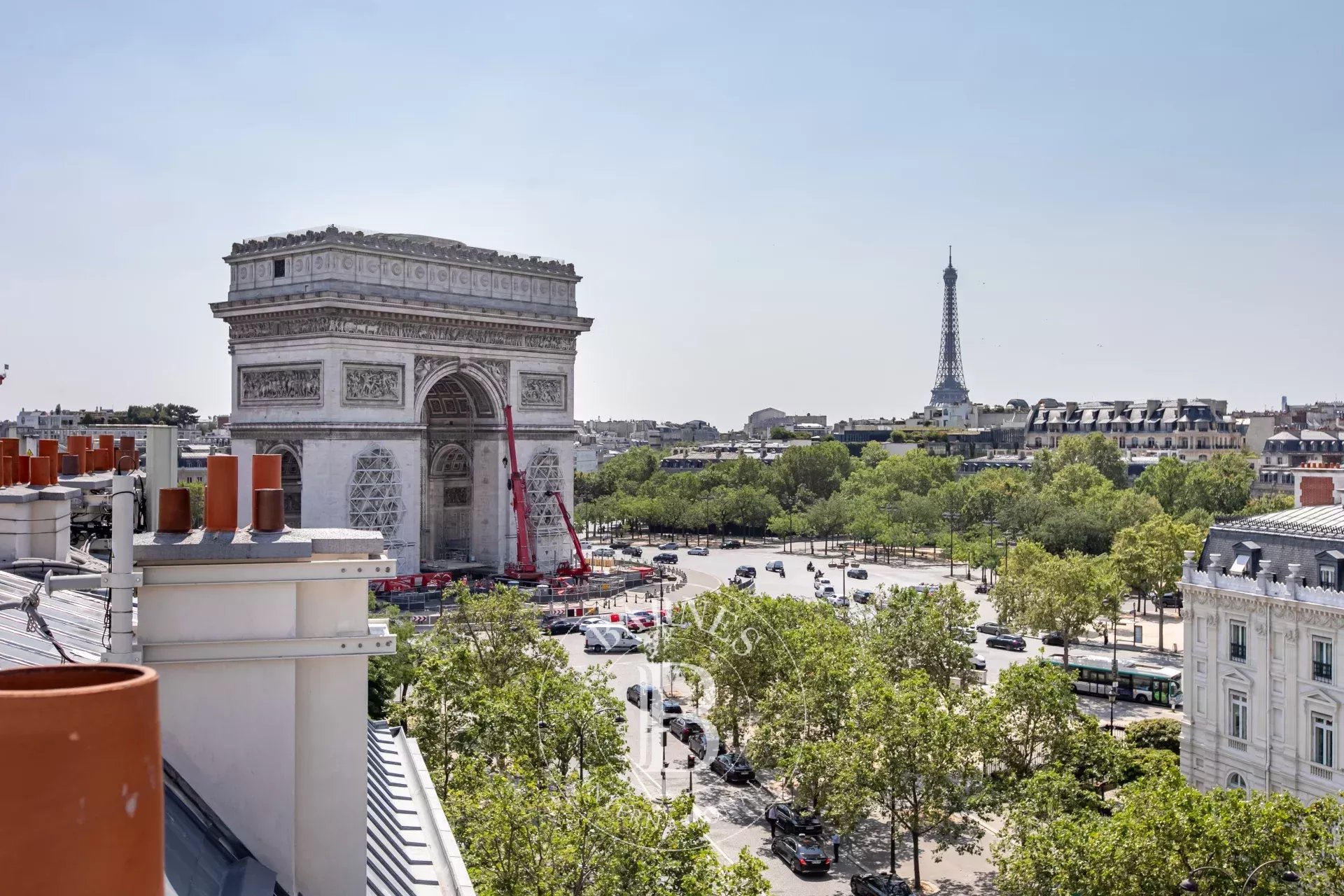 Exclusive - Paris 17 - Arc de Triomphe - Penthouse with panoramic terrace.