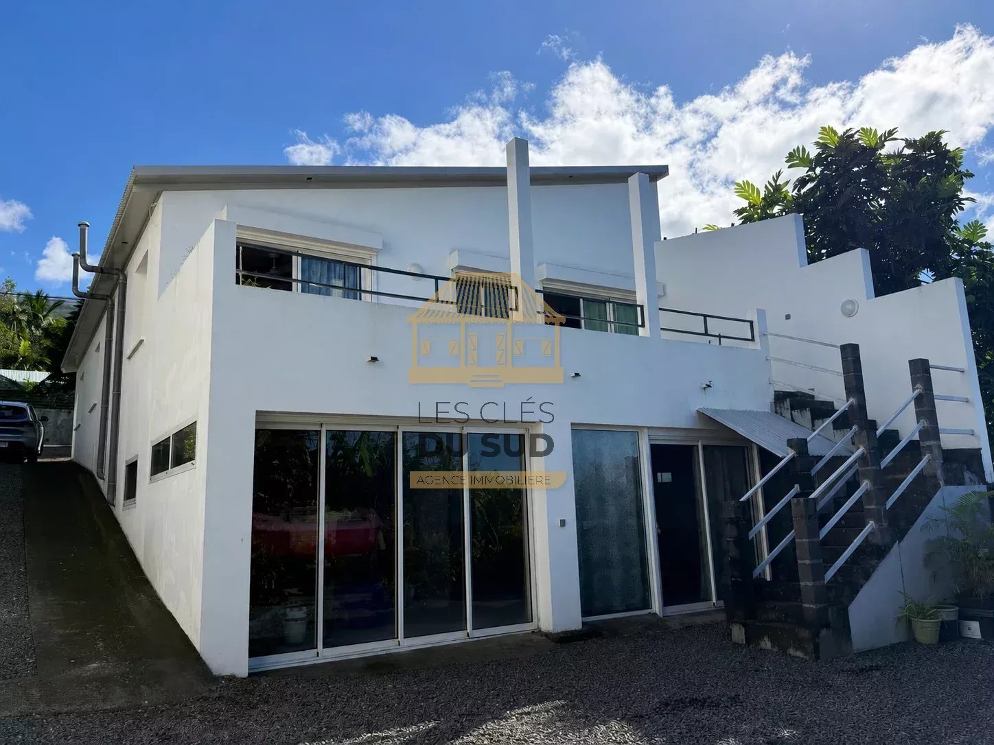A VENDRE- MAISON DE TYPE T5 DE 106 M² ENVIRON - SAINT PHILIPPE - 247 000 €