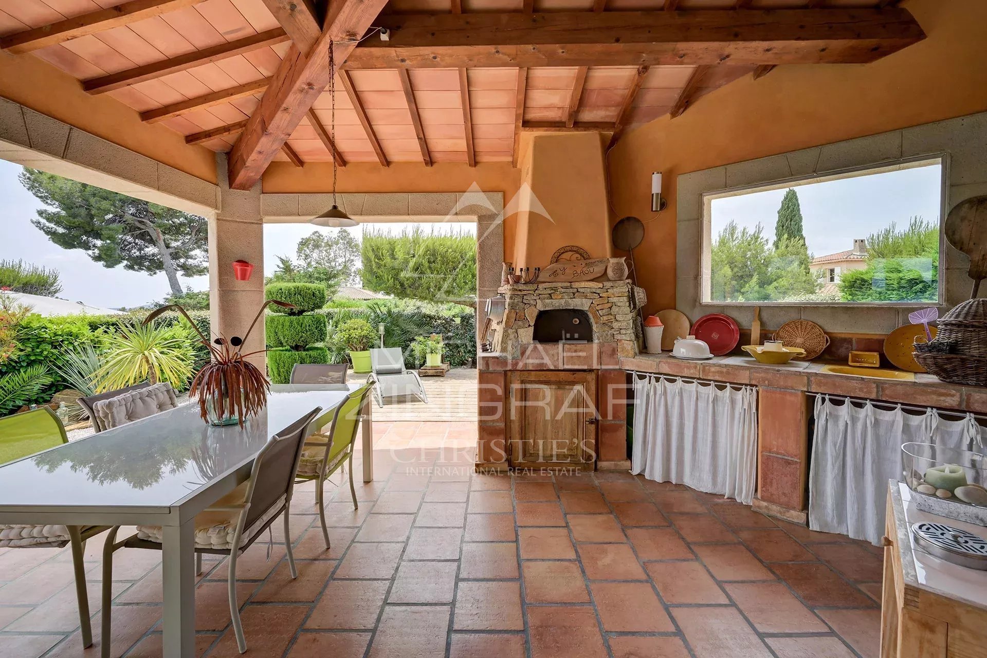 4 Bedroom Villa/Townhouse's Image 9