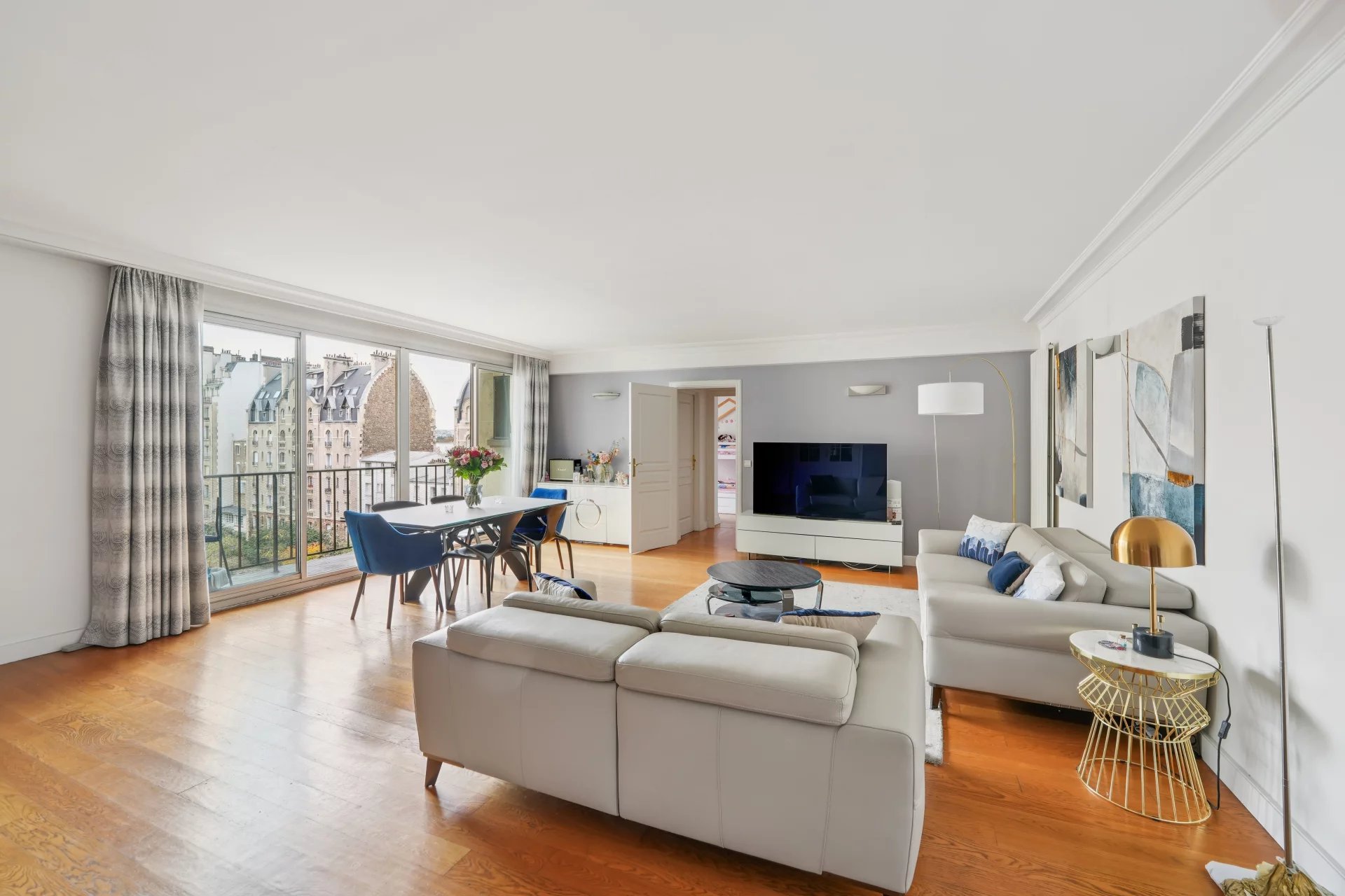 Appartement 103m² - vues dégagées- 2 chambres - XVIème Dauphine