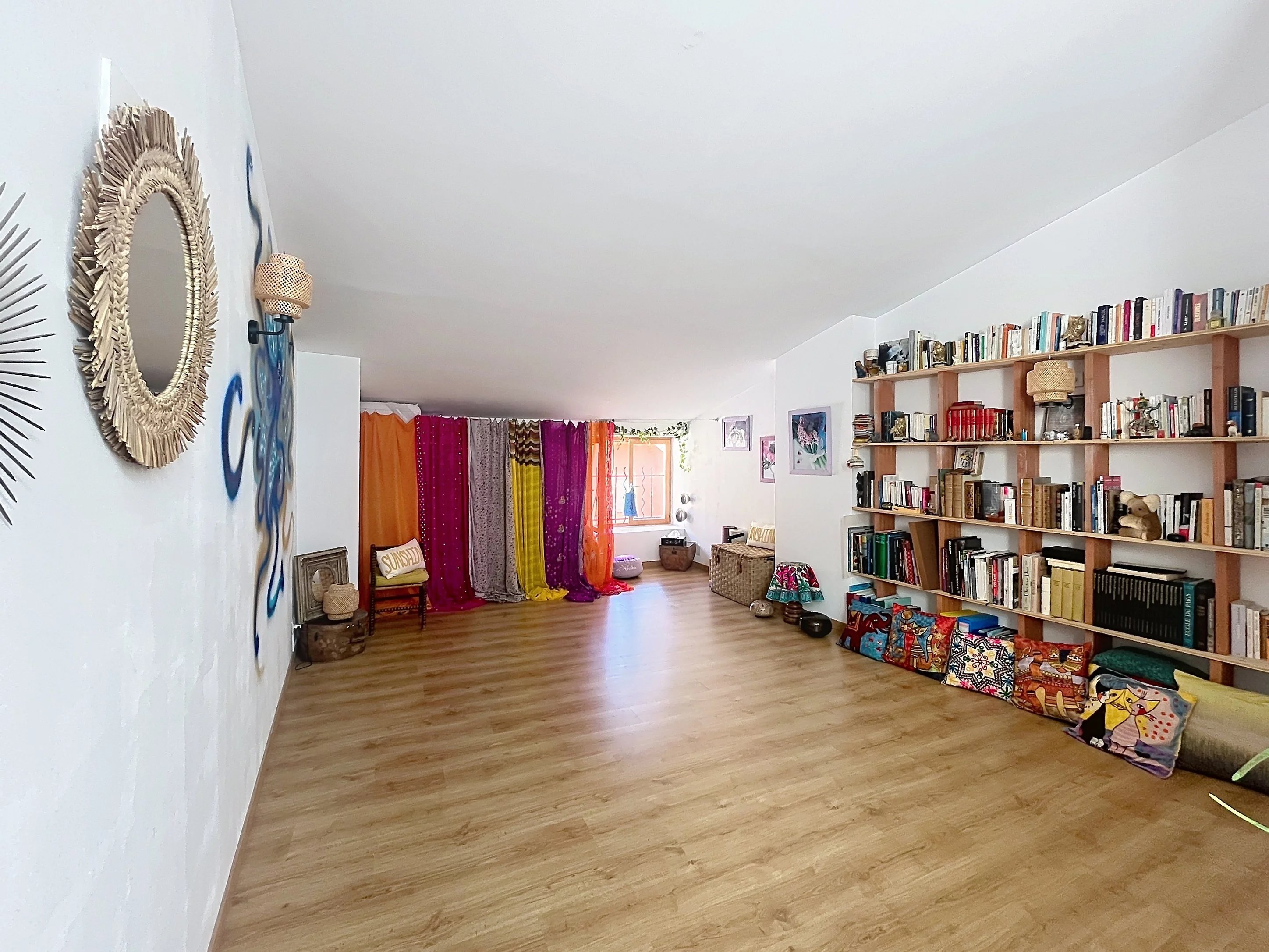 Charming triplex of 5 rooms with terrace in the heart of Cotignac