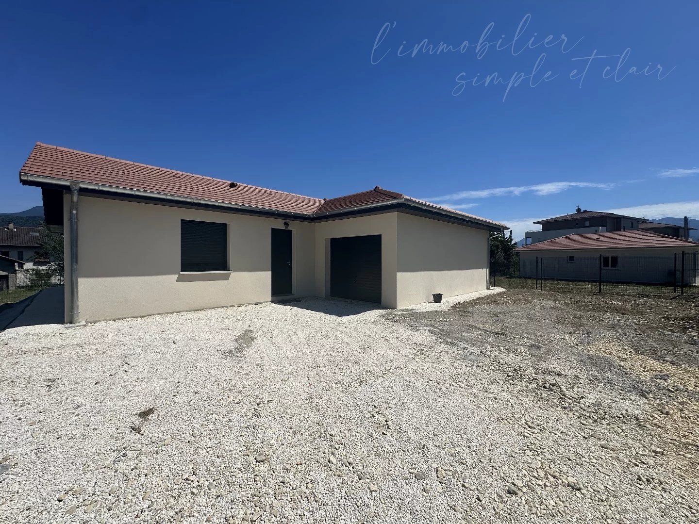 VOIRON CRIEL, MAISON MEUBLEE A LOUER