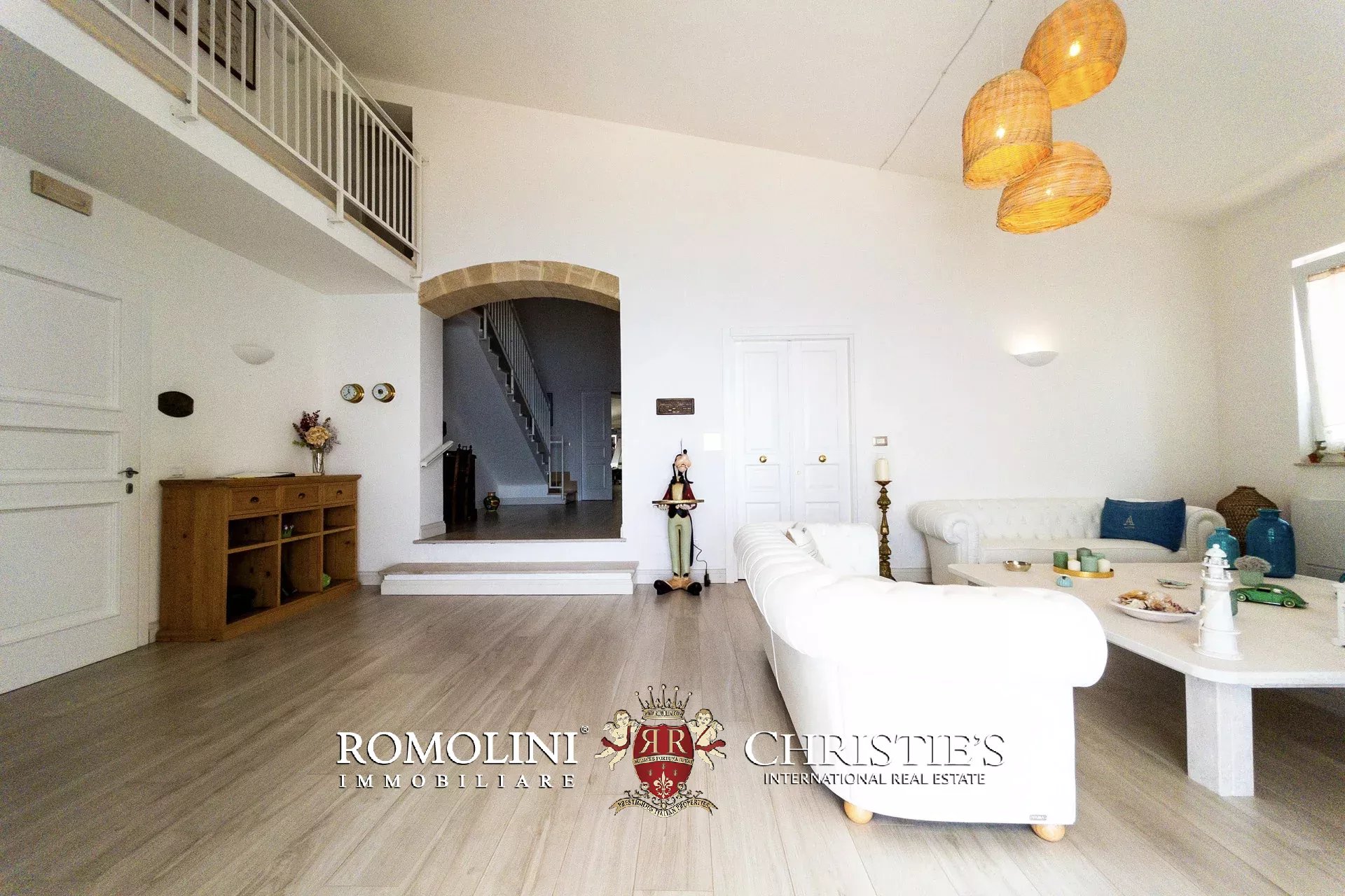 7 Bedroom Villa/Townhouse's Image 16