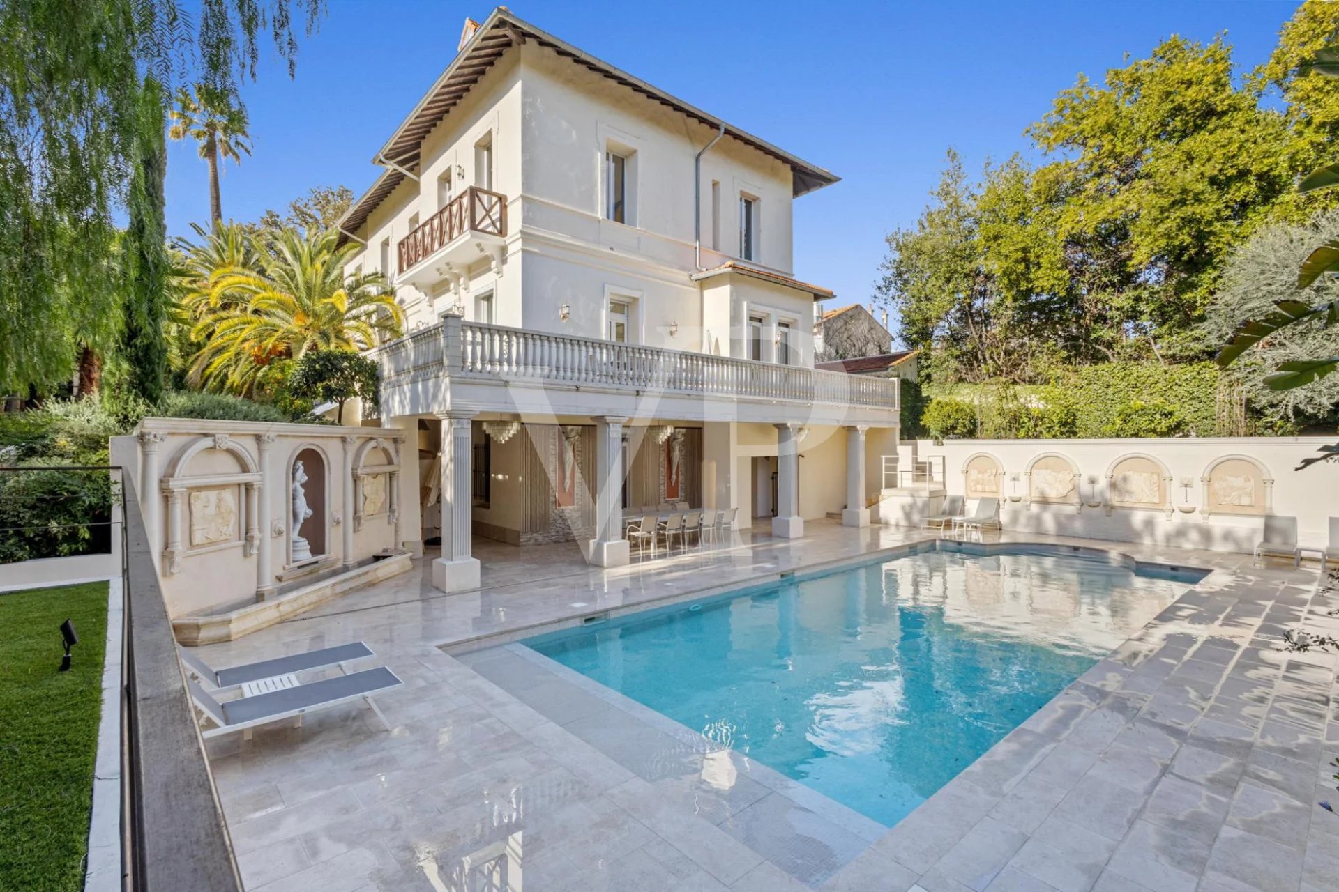 Cannes – Somptueuse Demeure de Prestige à 10 Minutes à pied du Palais des Festivals