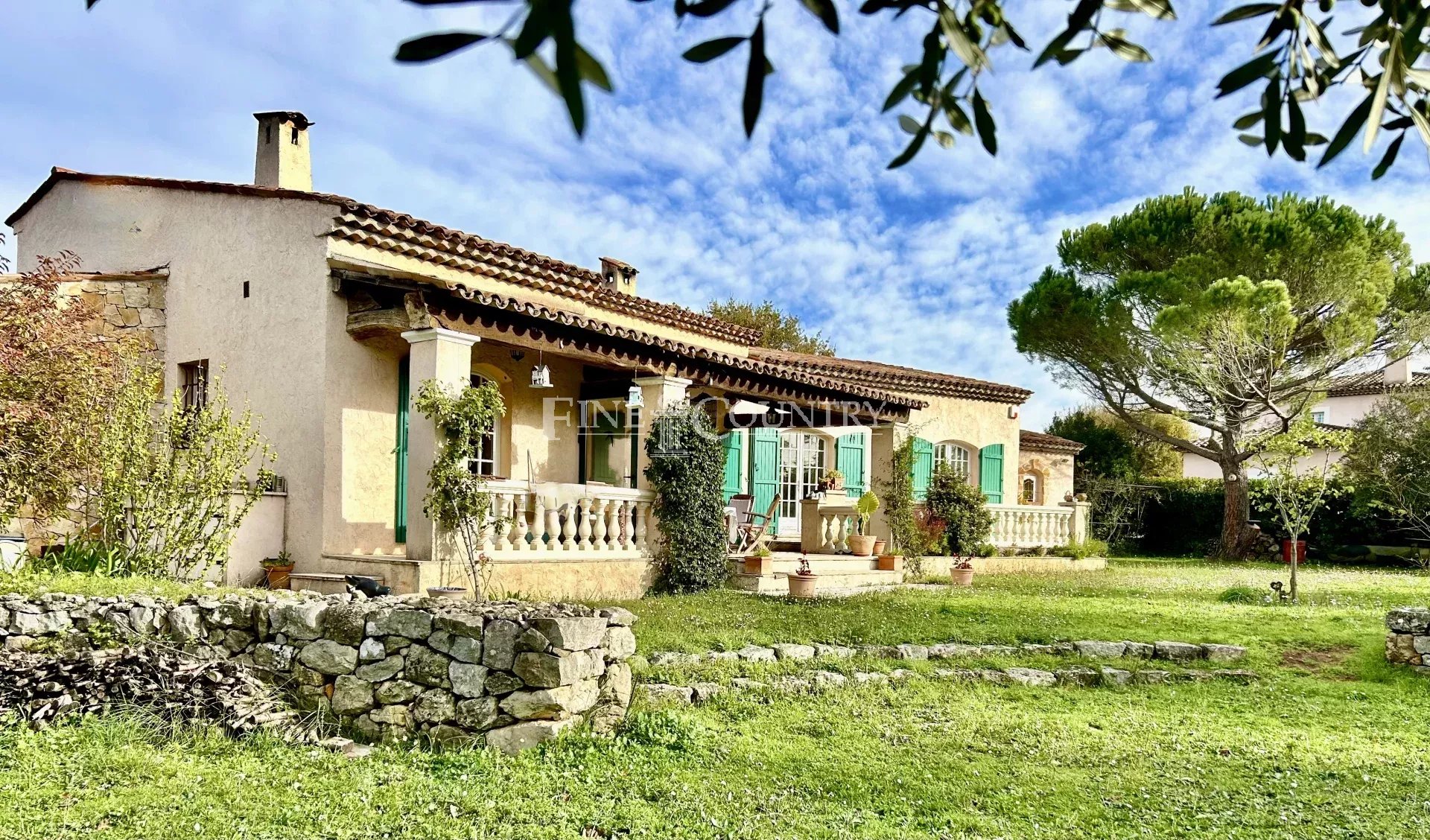 Single-story house in Saint- Cézaire Accommodation in Cannes