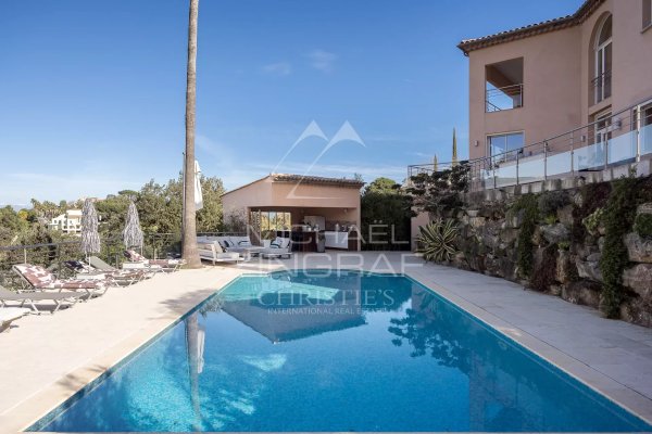 Luxury Villa in Super-Cannes: A Contemporary Family Legacy Estate — photo 3
