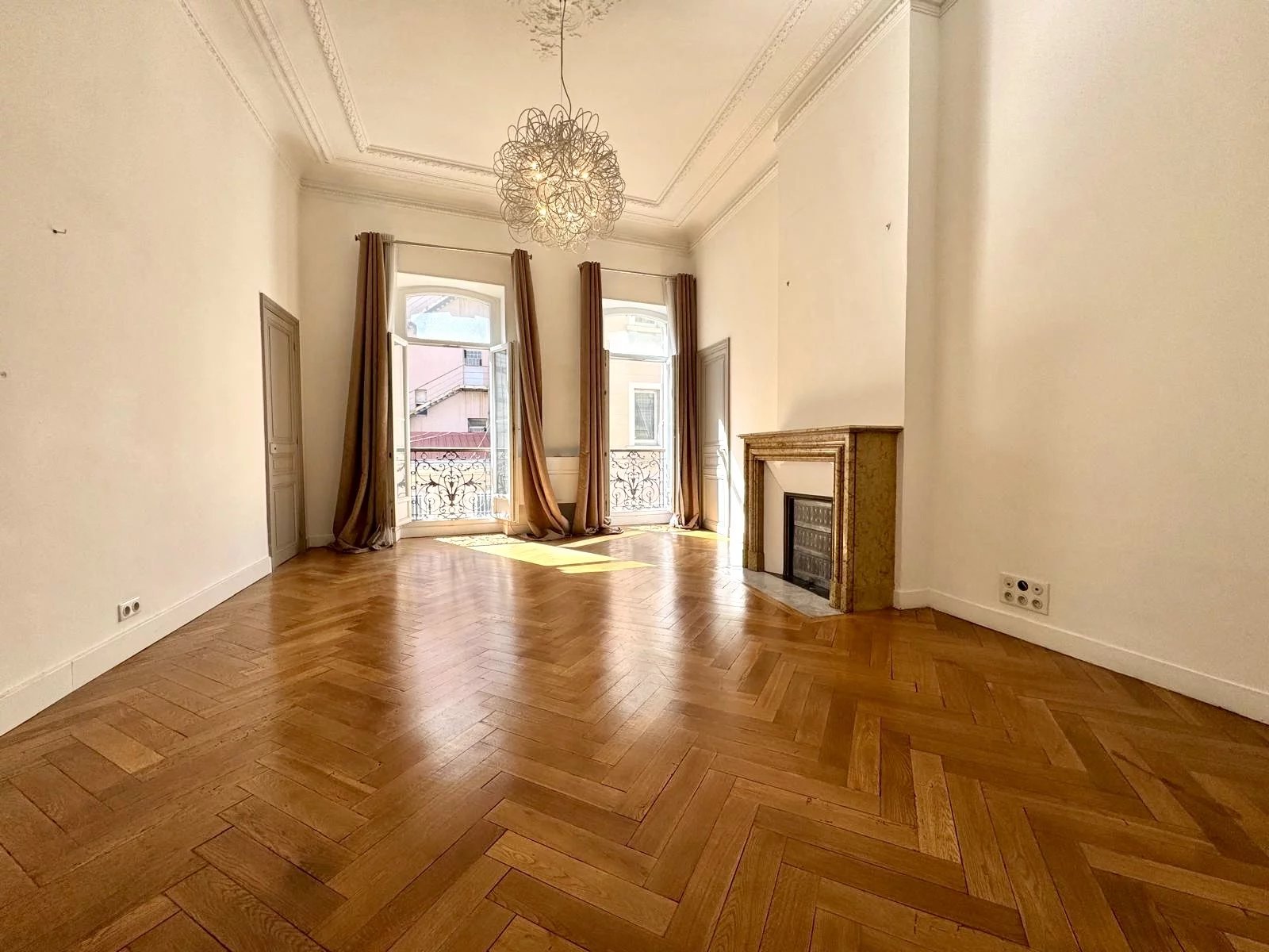 Exclusivité Marseille 8ème - Magnifique bourgeois de standing 198m² - Double destination