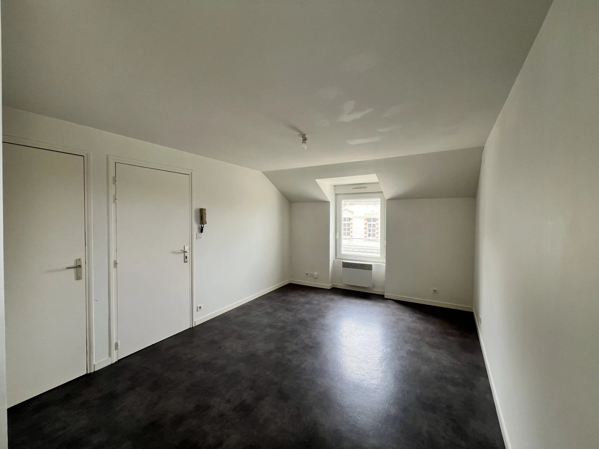 Appartement T2 en plein bourg - Photo 2