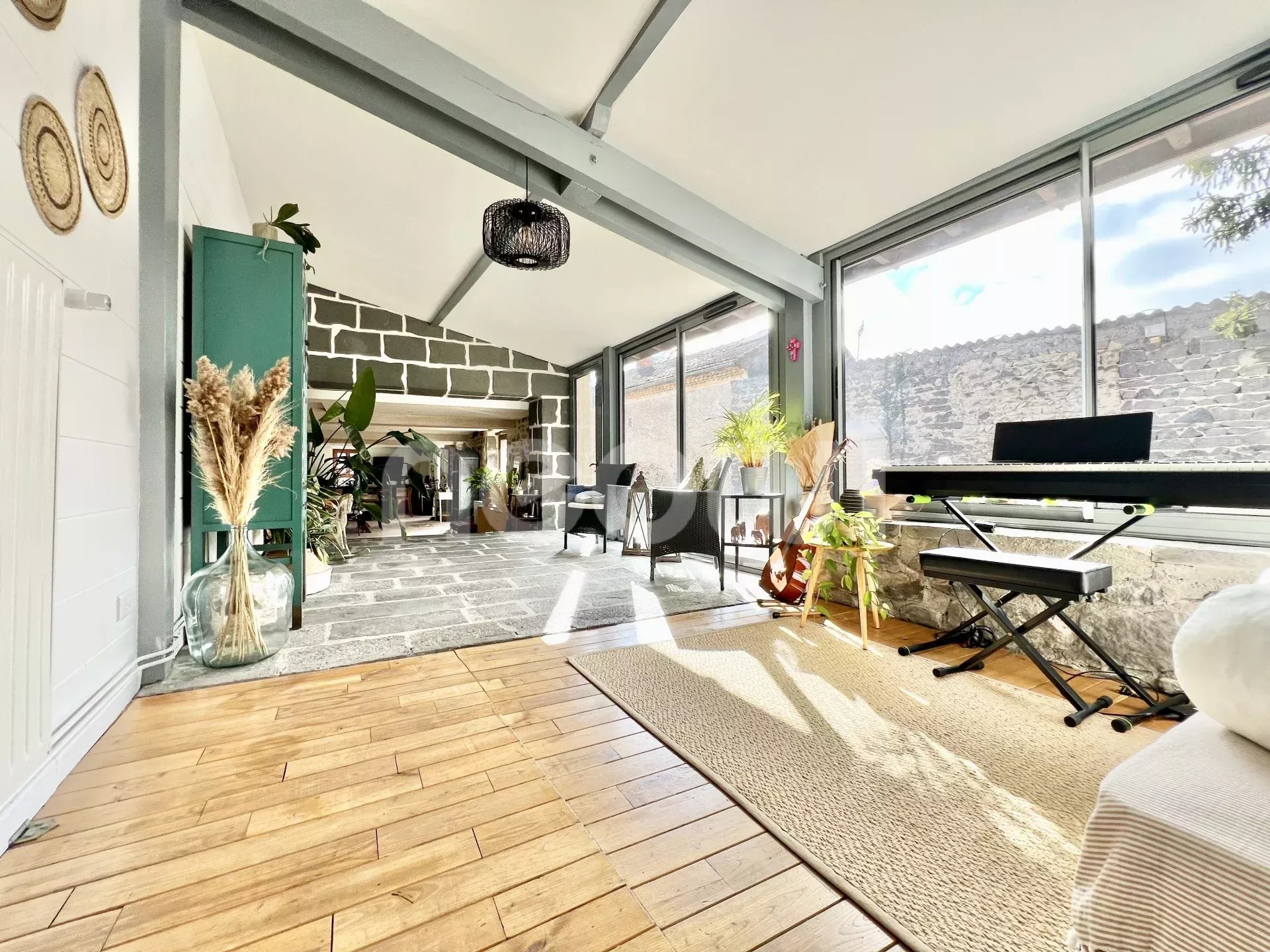 *** COMPROMIS DE VENTE EN COURS ***