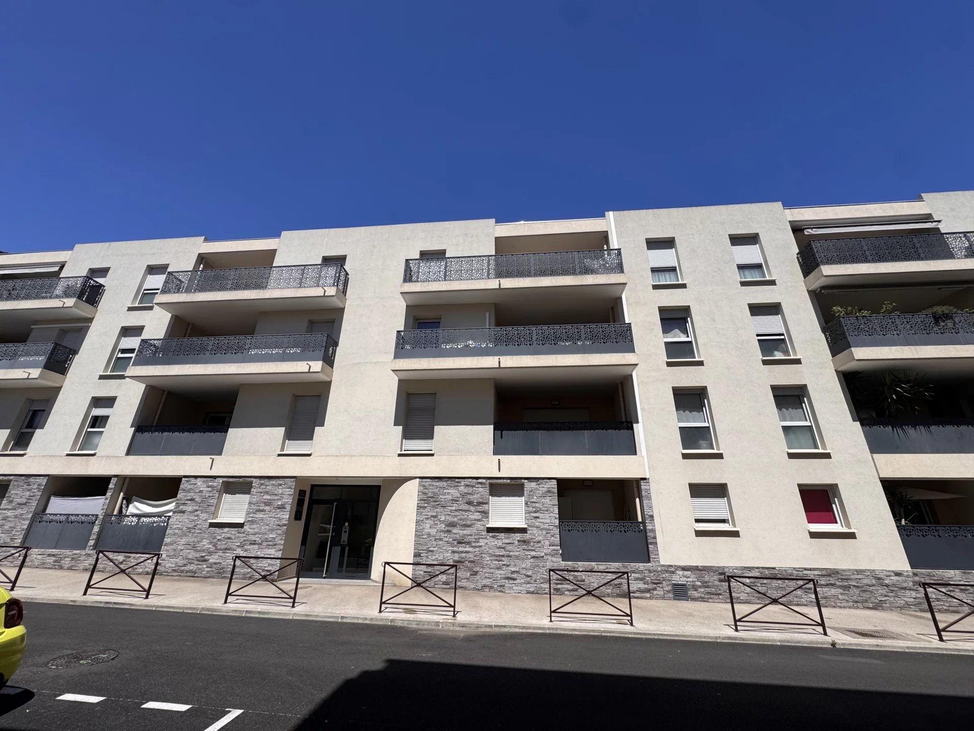 Sale Apartment - Saint-Laurent-du-Var Centre Ville