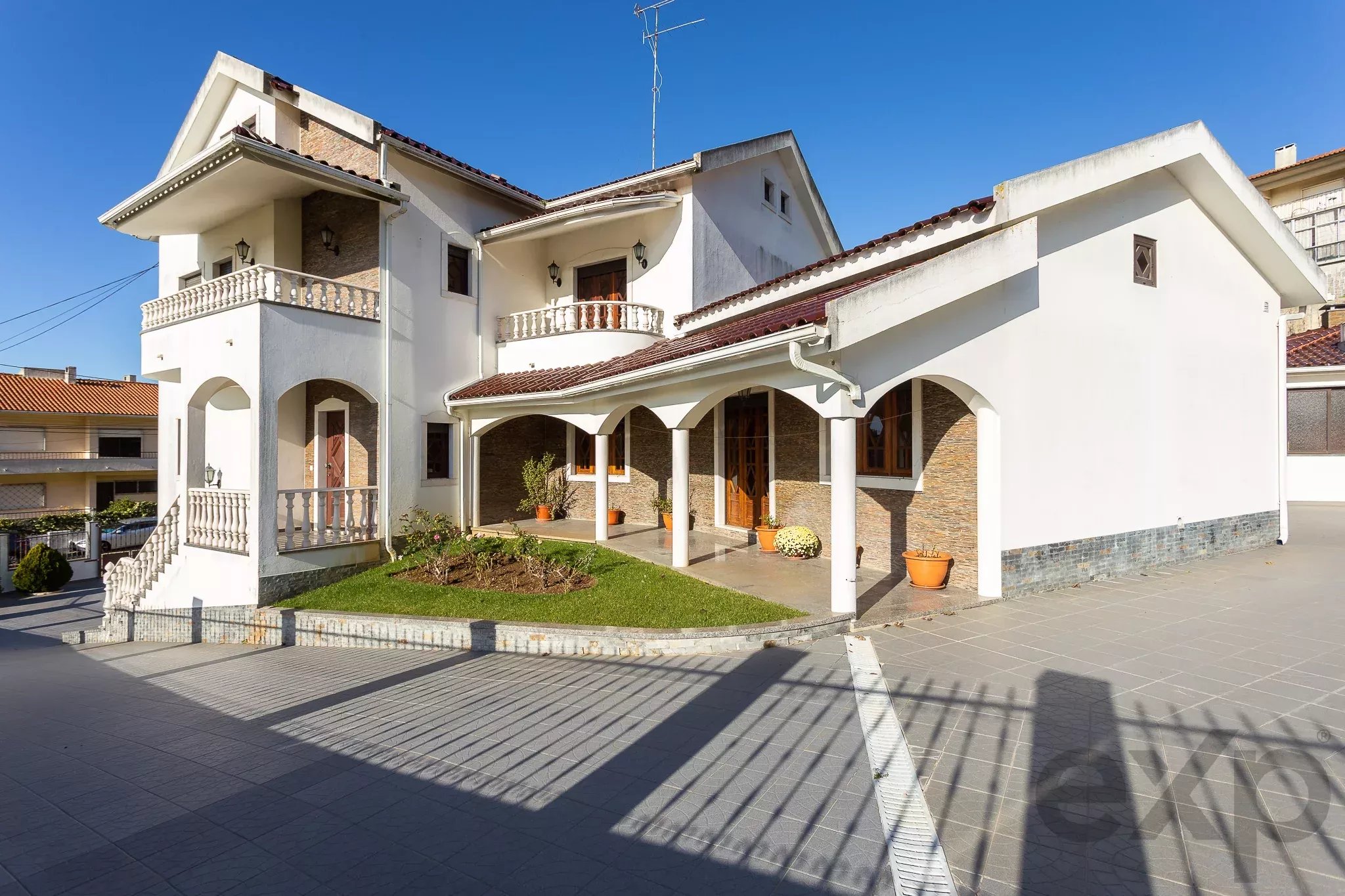 Prestigious Residence with Swimming Pool 87053100 image 4