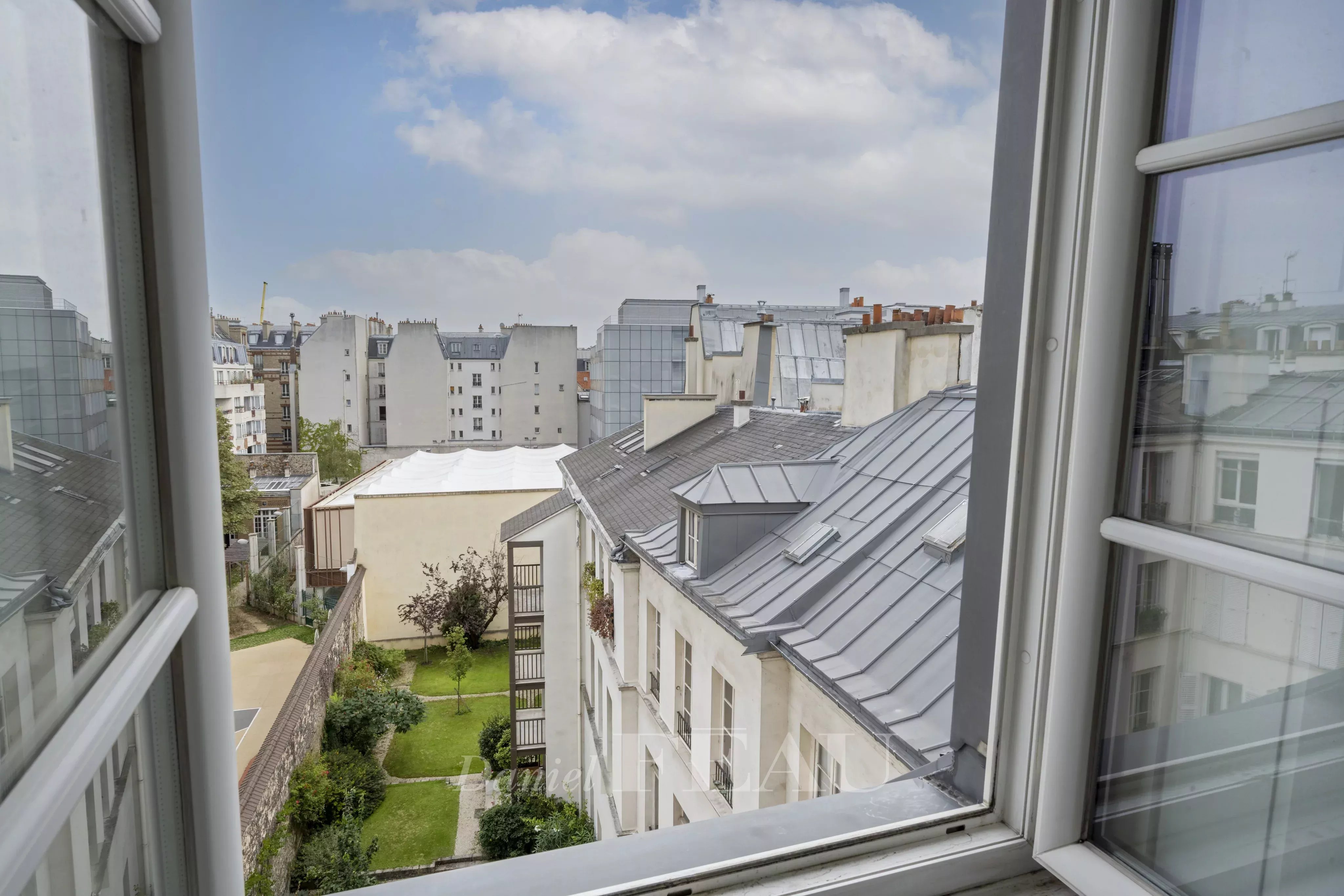 Sale Apartment Paris 4th