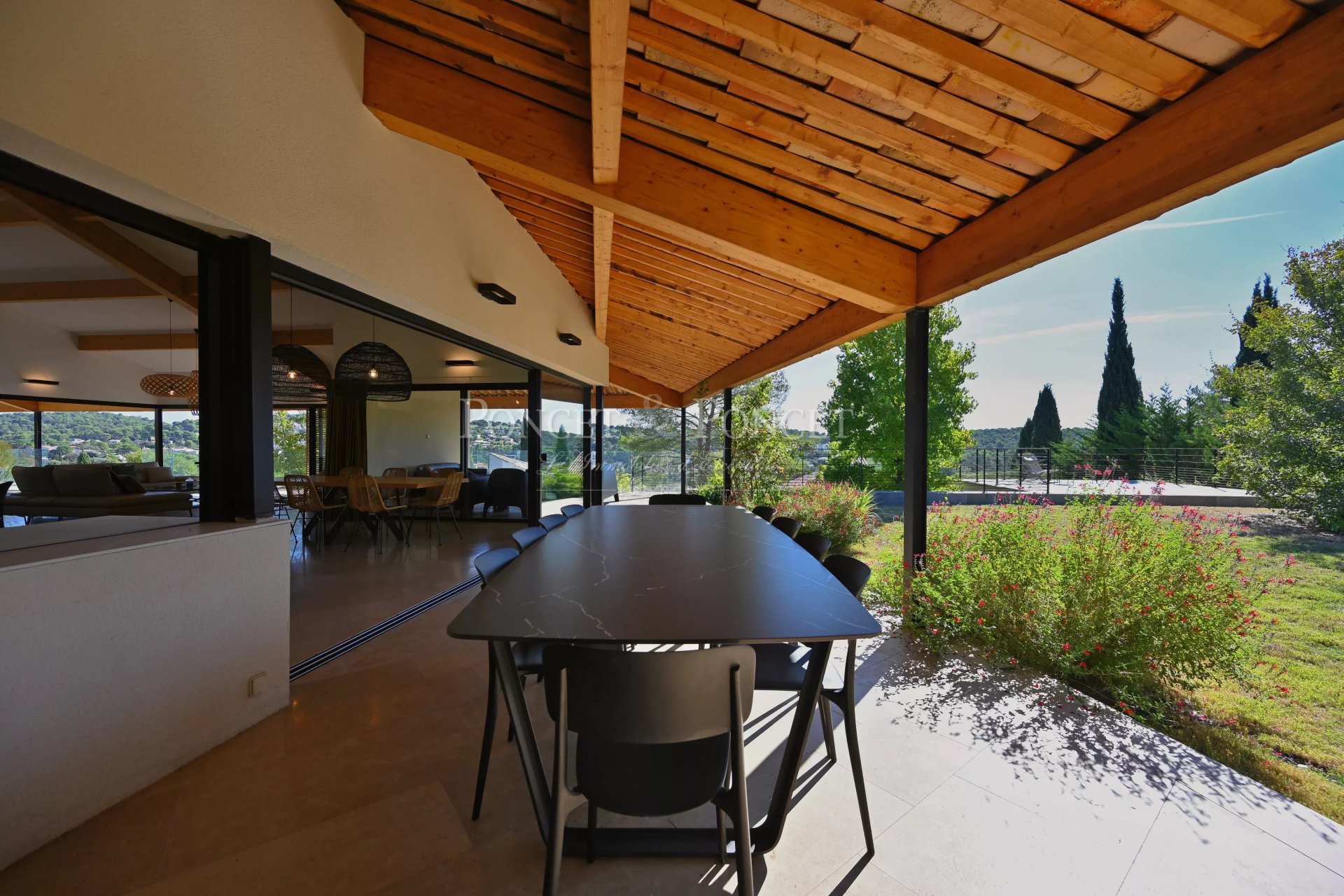 6 Bedroom Villa/Townhouse's Image 17