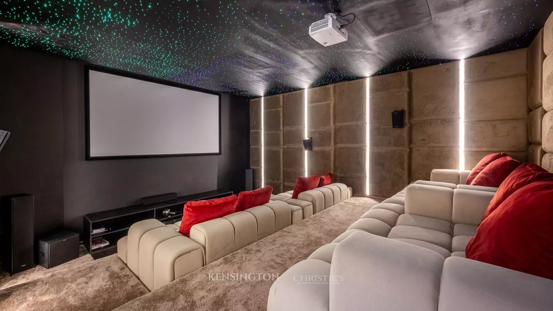 4 Bedroom Villa/Townhouse's Image 25