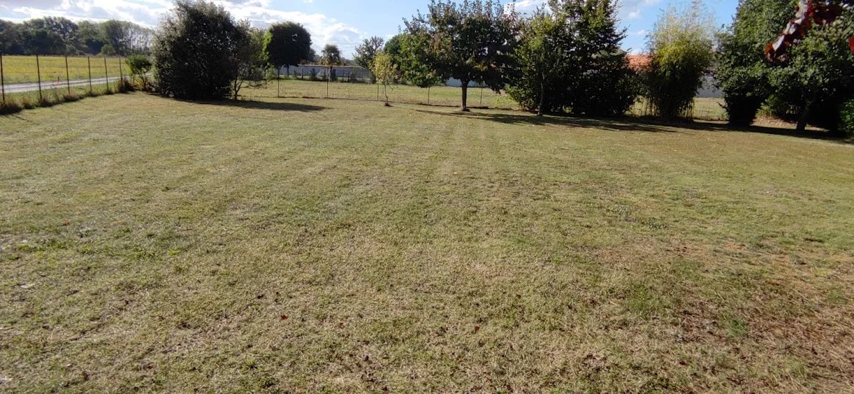 Terrain constructible – 1 334 m² – Marigny Brizay
