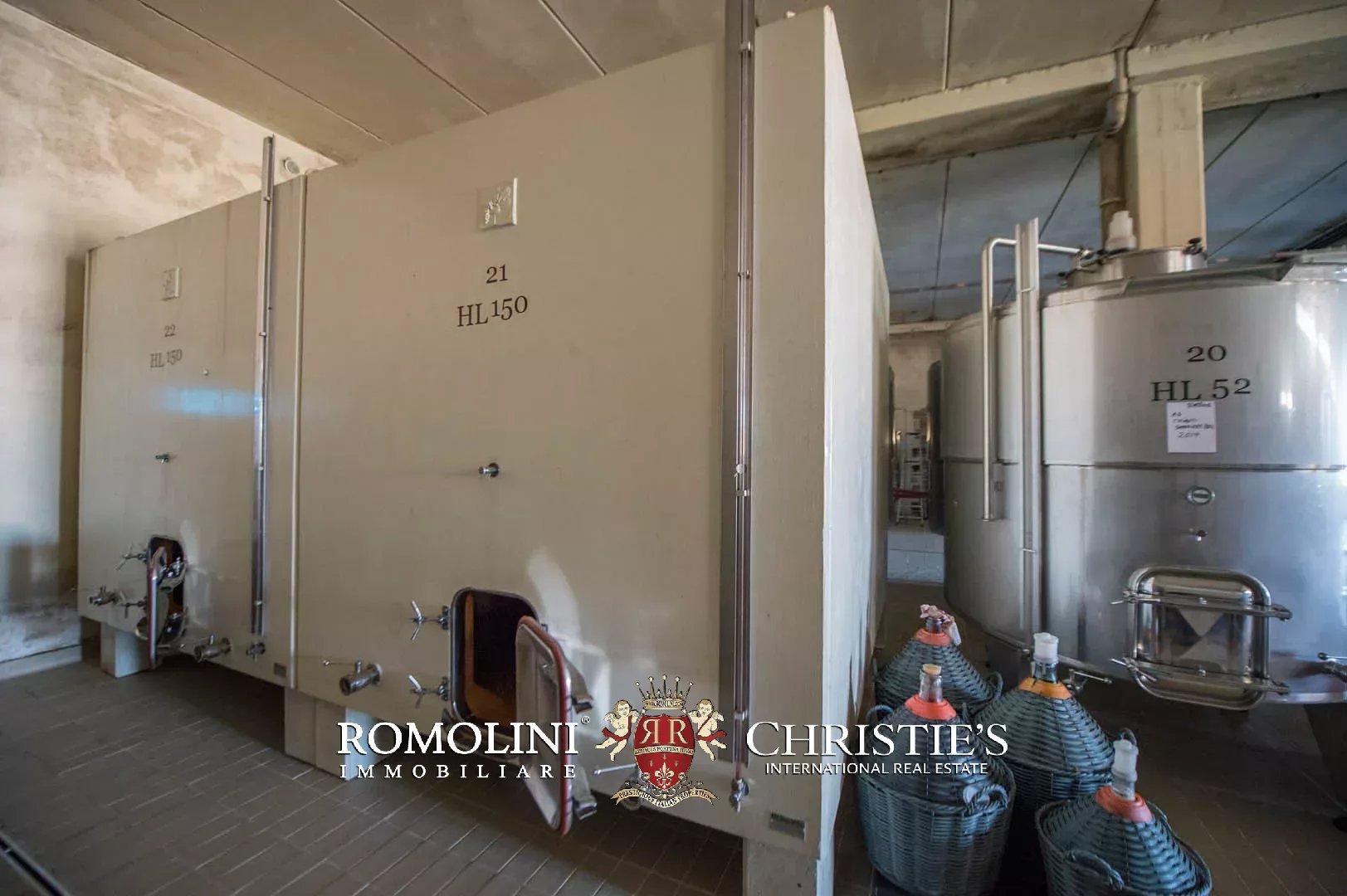 15 Bedroom Vineyard's Image 79