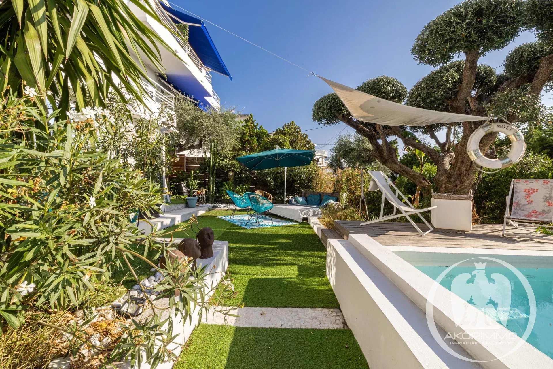 Casa  - Villa jumelée  - 5 piezas  - 102.0 m2 -  1.295.000 € - A la venta