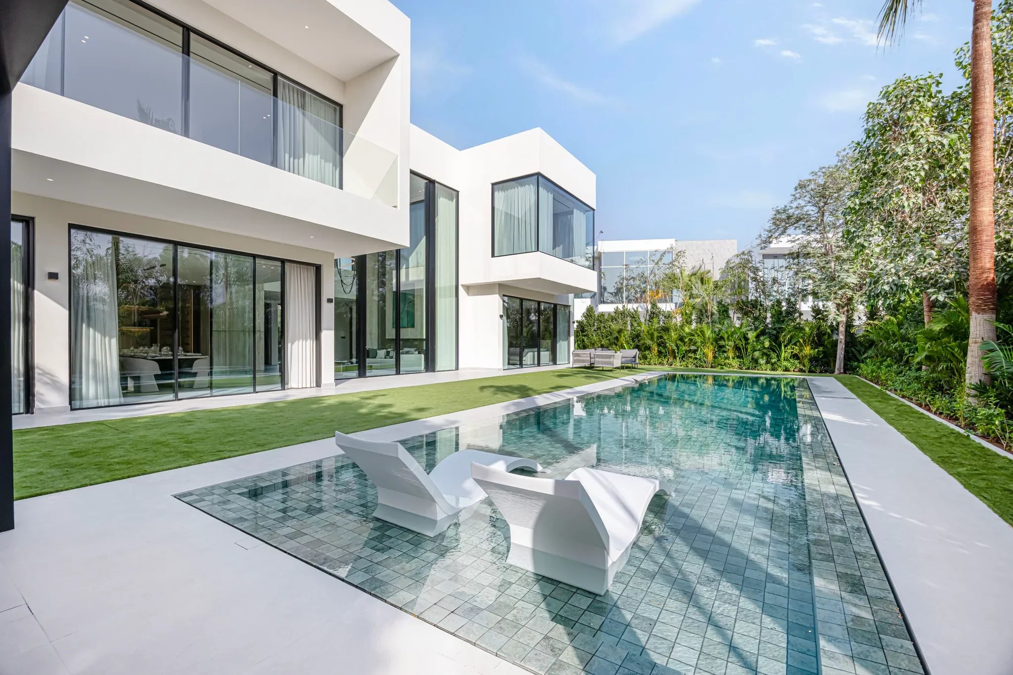 5-bed fully furnished contemporary home in The Nest