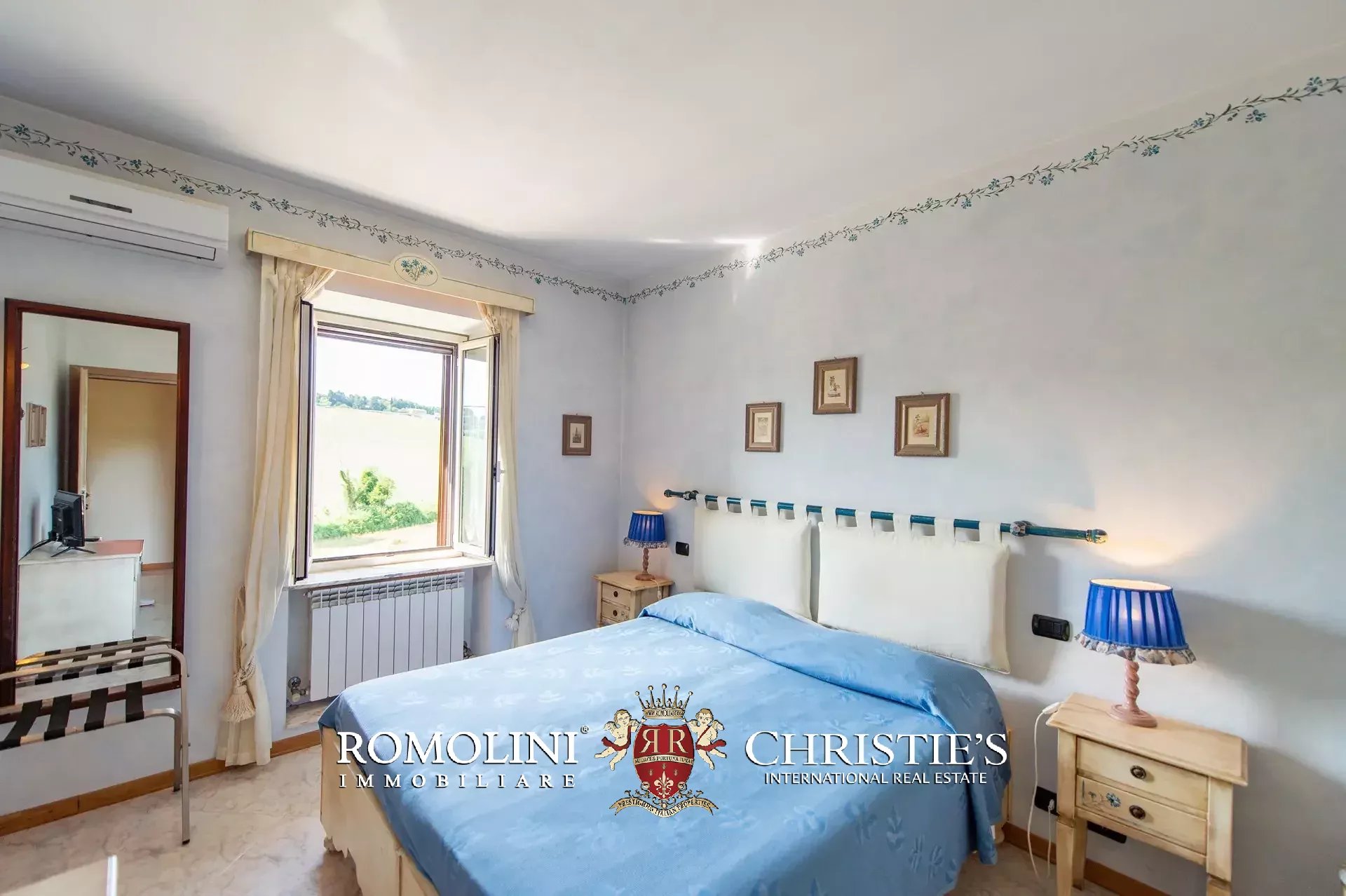 6 Bedroom Villa/Townhouse's Image 31