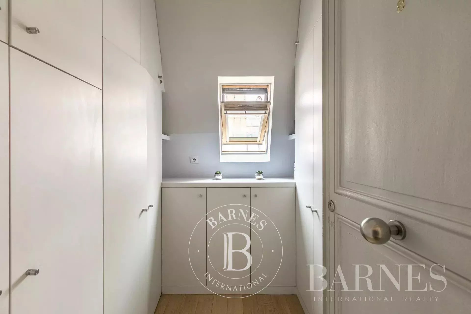 Daire Paris 8ème - picture 10