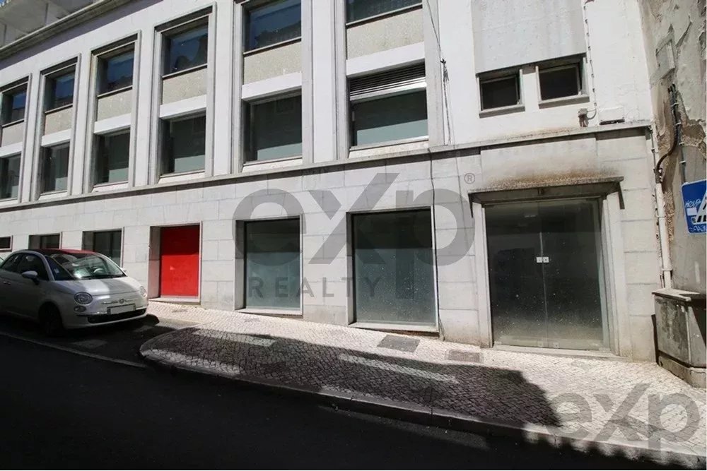 Loja com 215m2 no centro de Torres Novas