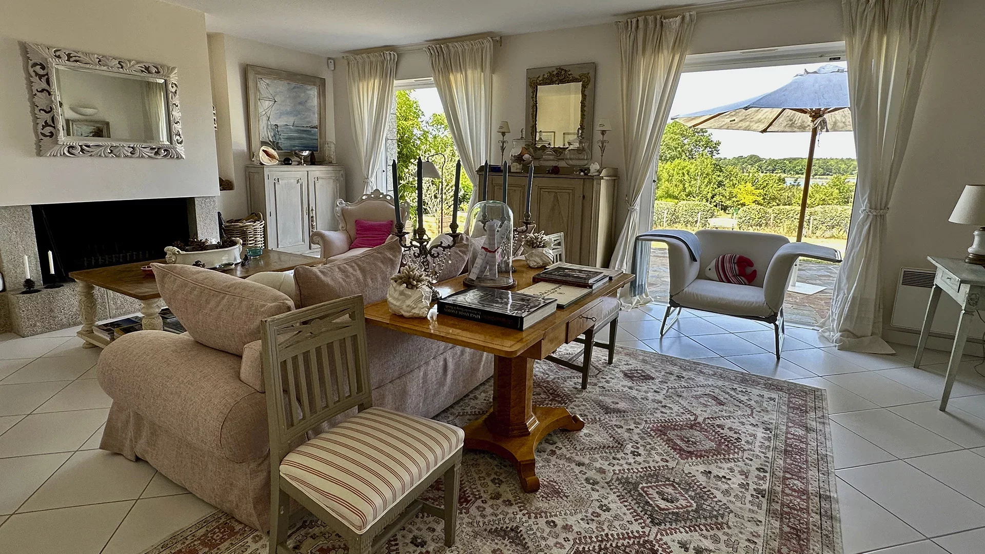 Crach - CRACH GRANDE MAISON VUE SUR MER A VENDRE.