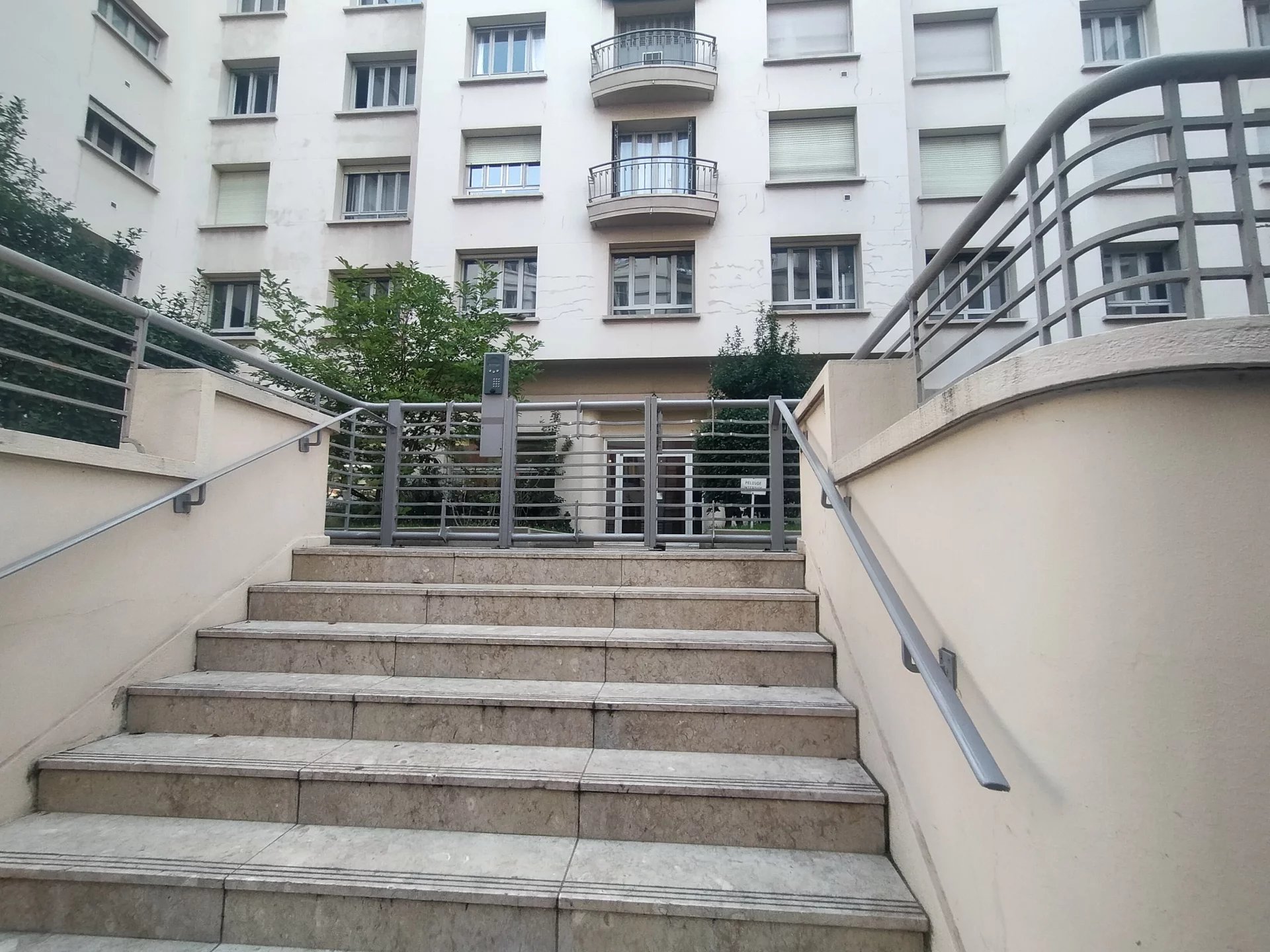 86209078 Location Lyon 6ème