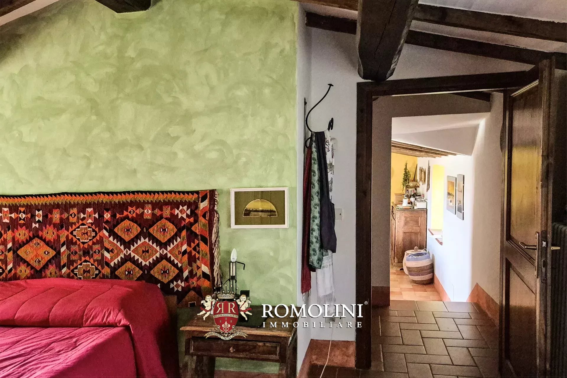 RUSTIC FARMHOUSE WITH POOL FOR SALE IN MOUNT AMIATA, MAREMMA