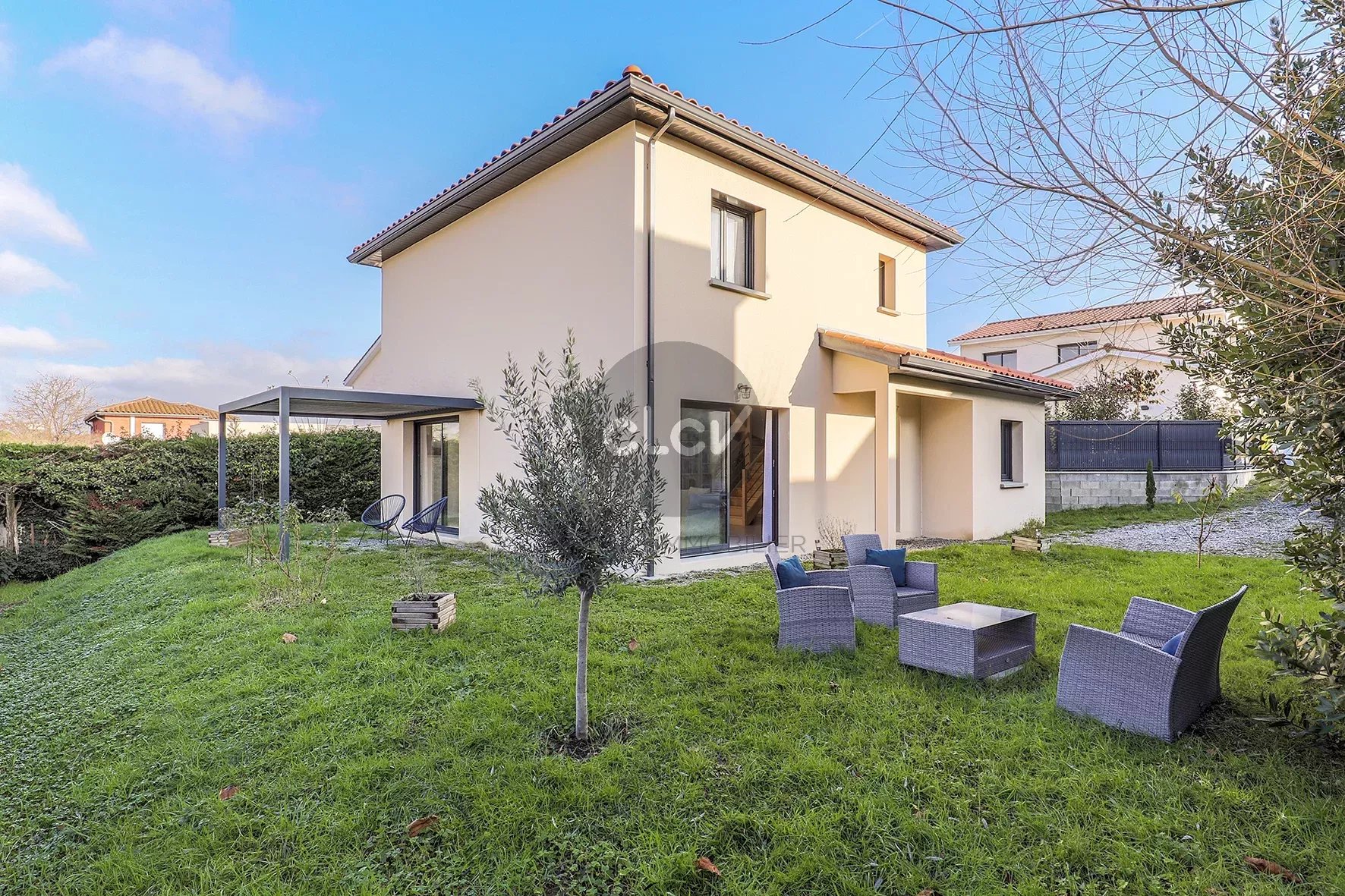 CENTRE VILLE : Maison individuelle 2022 AU CALME