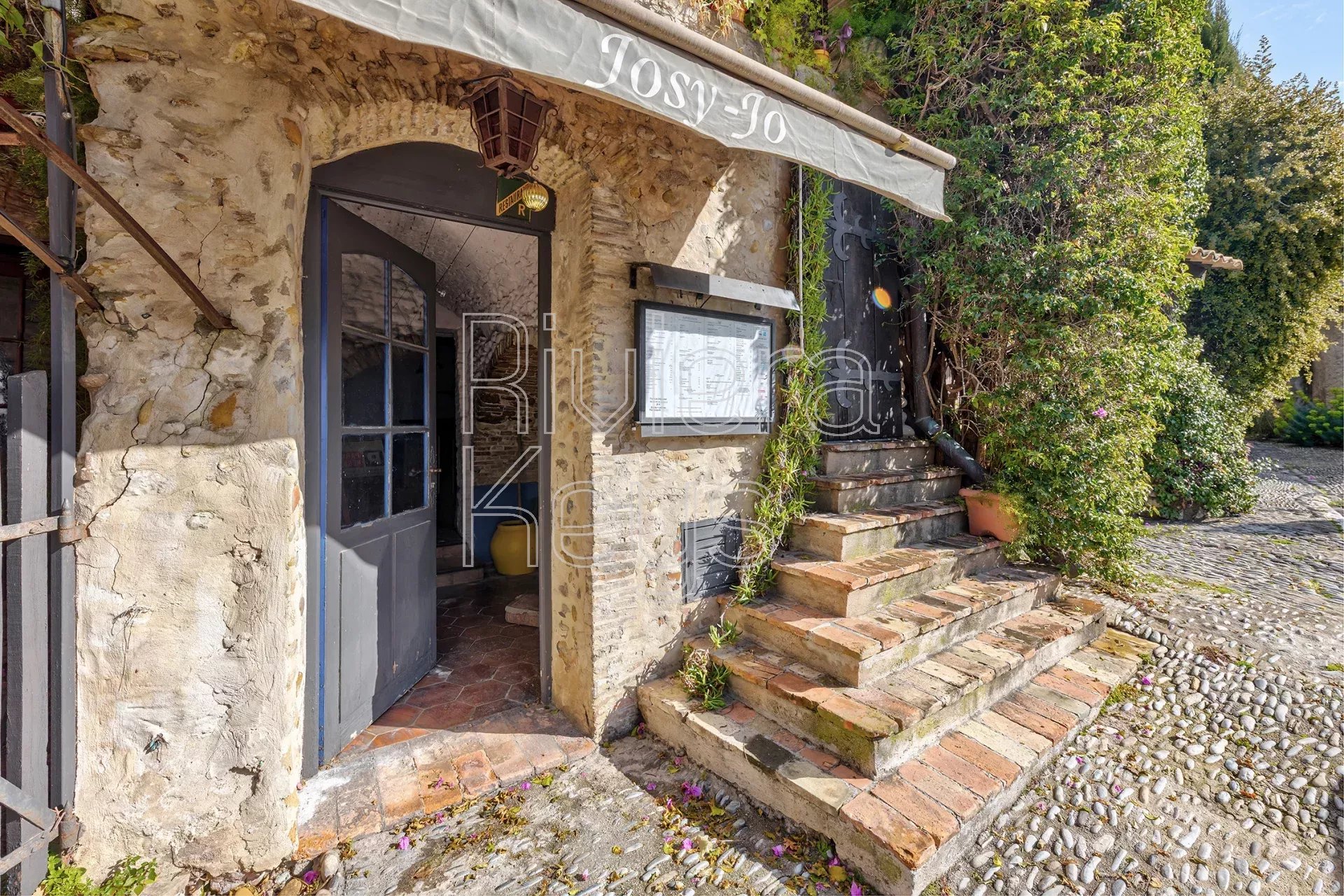 HAUT-DE-CAGNES : Murs de restaurant