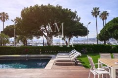 Cannes renovated 5 bedroom villa on La Croisette with sea view — photo 2 of 7