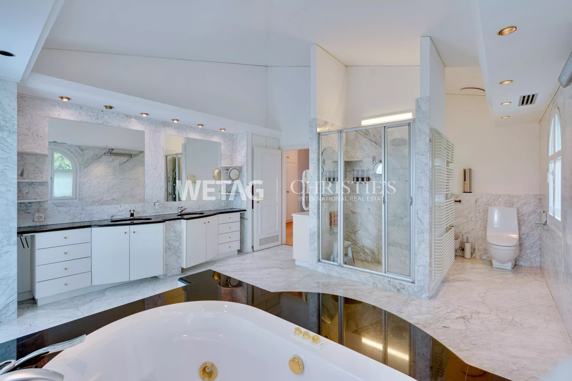 7 Bedroom Villa/Townhouse's Image 6