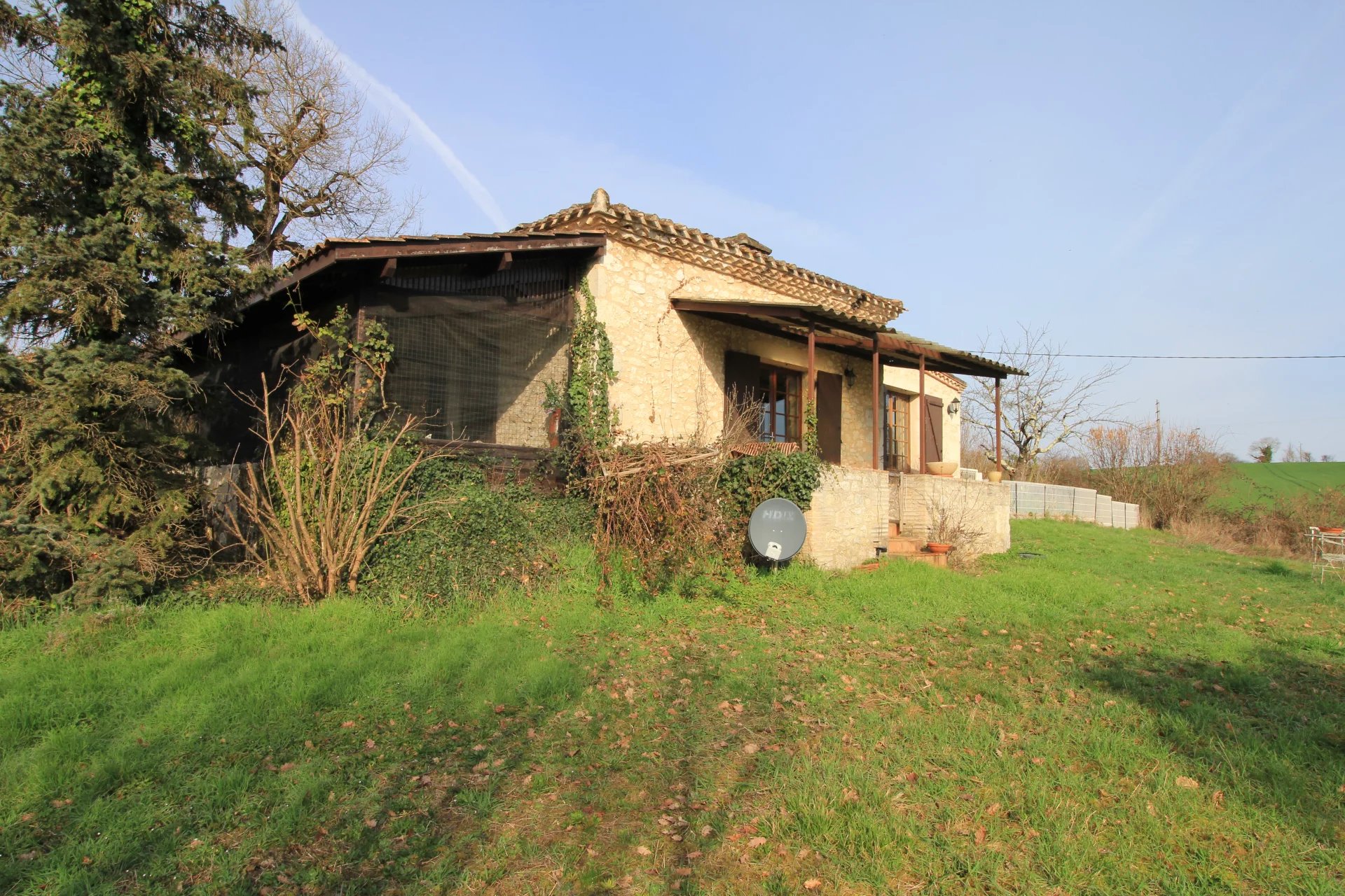 House in Monflanquin - view 1