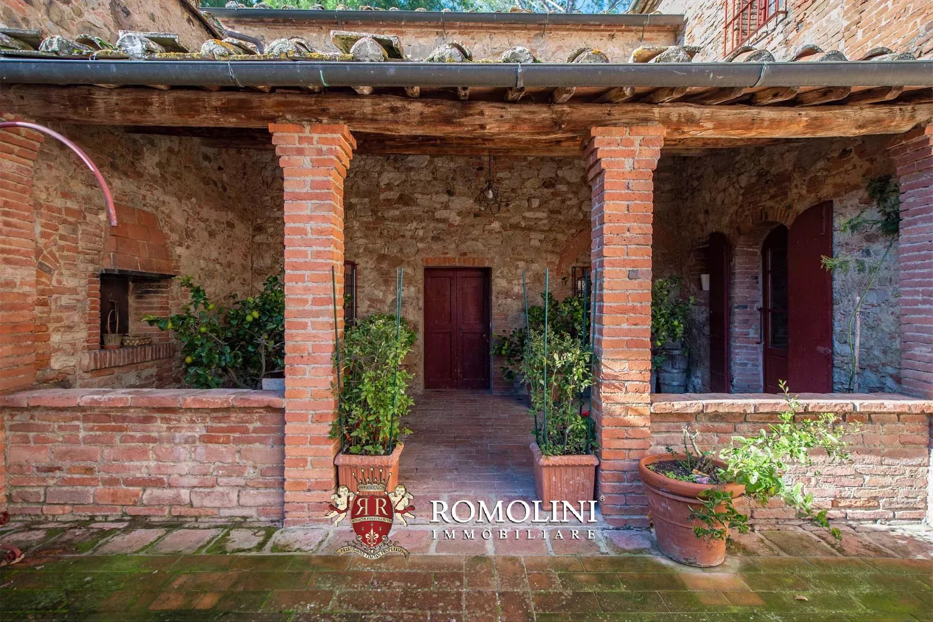5 Bedroom Villa/Townhouse's Image 8