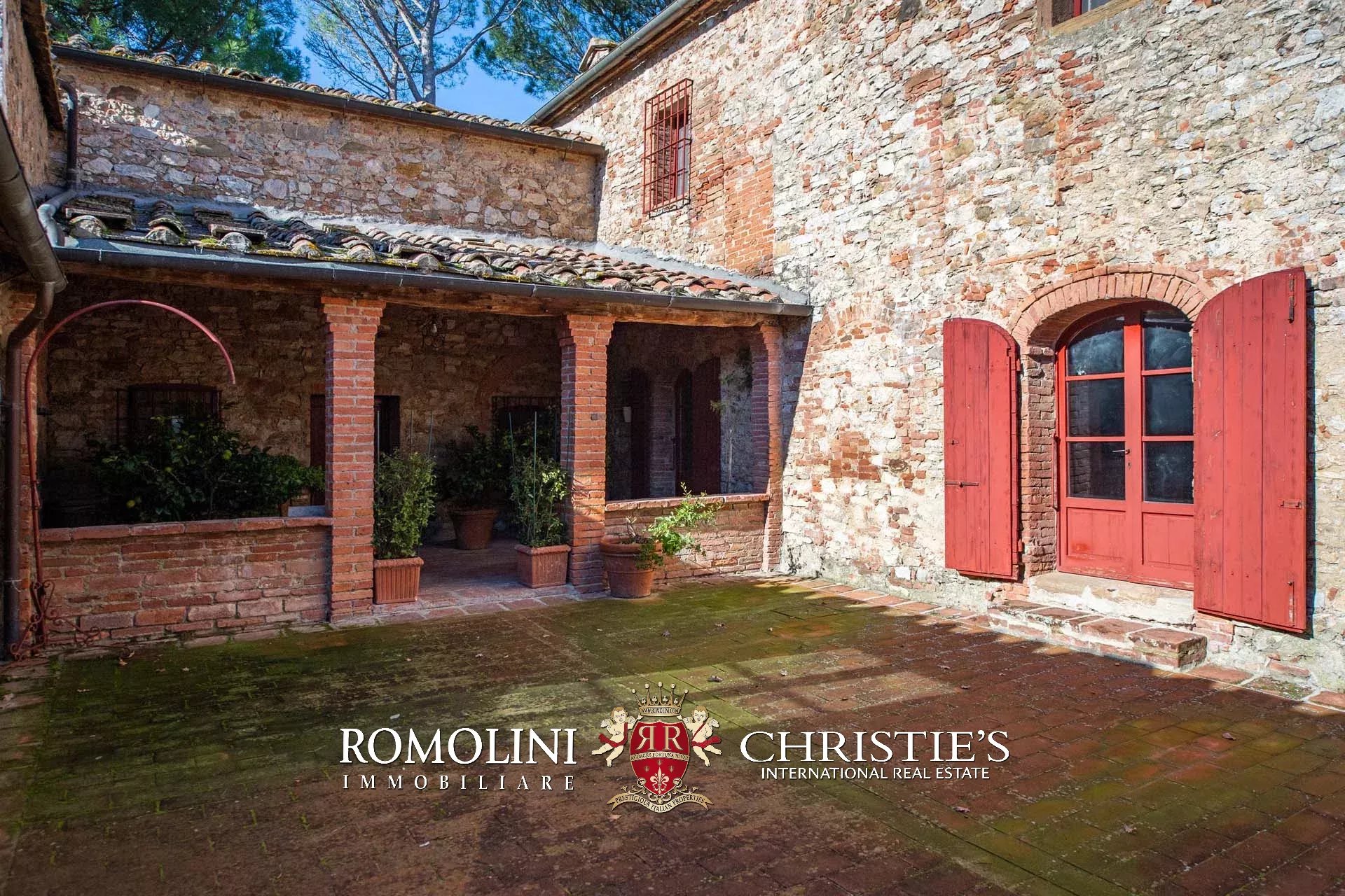 5 Bedroom Villa/Townhouse's Image 12