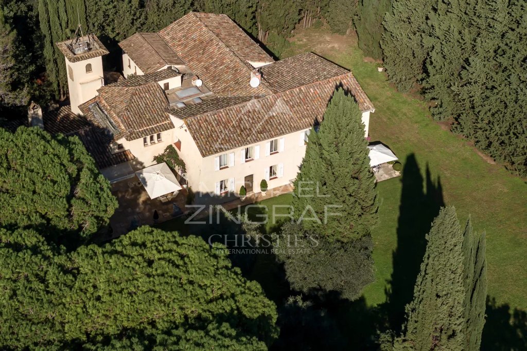 Villa for sale in Auribeau sur Siagne — Luxury Family Estate for Sale in Auribeau sur Siagne Near Mougins