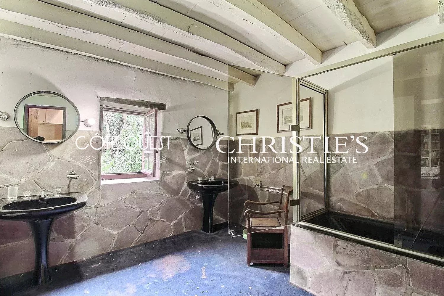 6 Bedroom Villa/Townhouse's Image 11