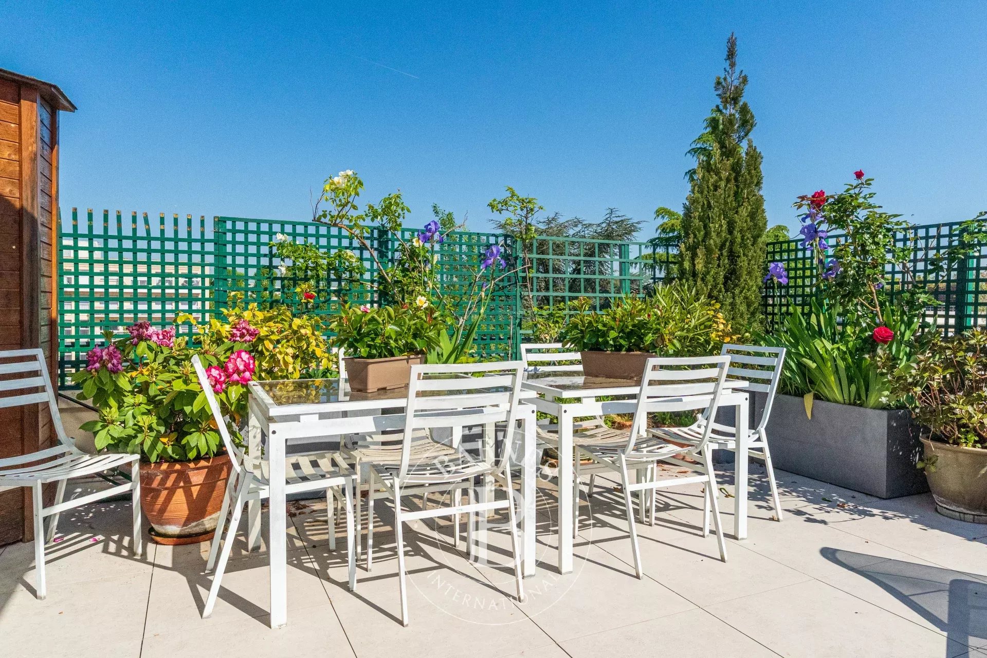 Exclusive listing - 2 or 3-bed apartment - Top floor - Same-level terrace - picture 16
