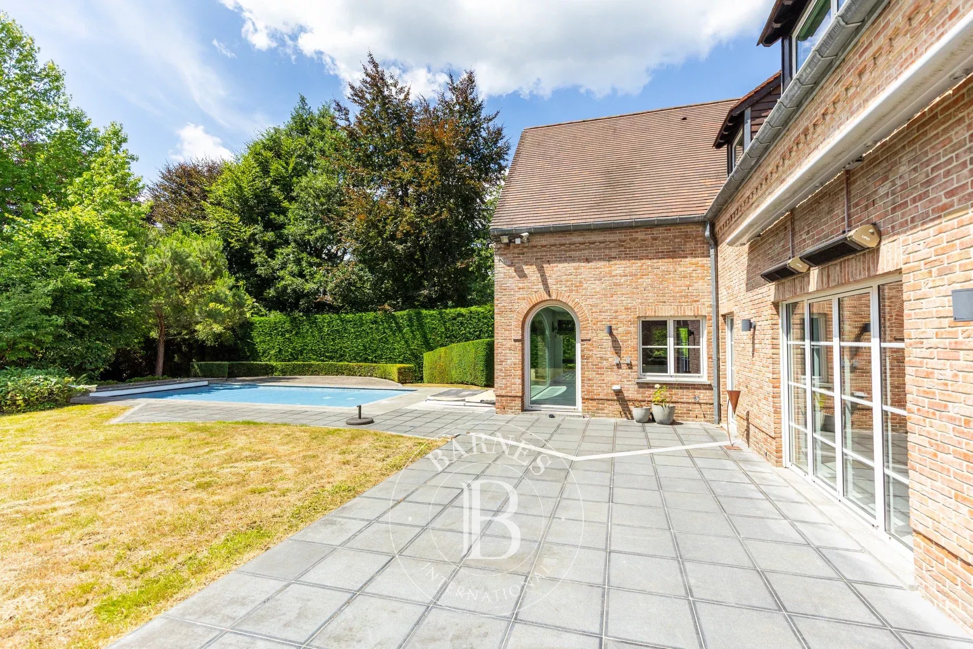 Villa op een perceel van 32a, aan de rand van het Zoniënwoud