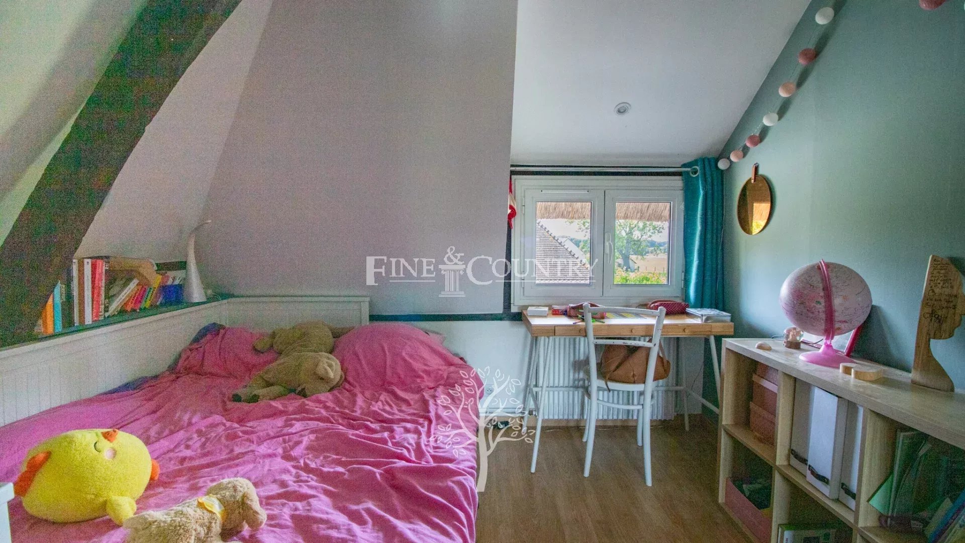 Photo of 7-room Thatched cottage for sale with covered heated swimming pool