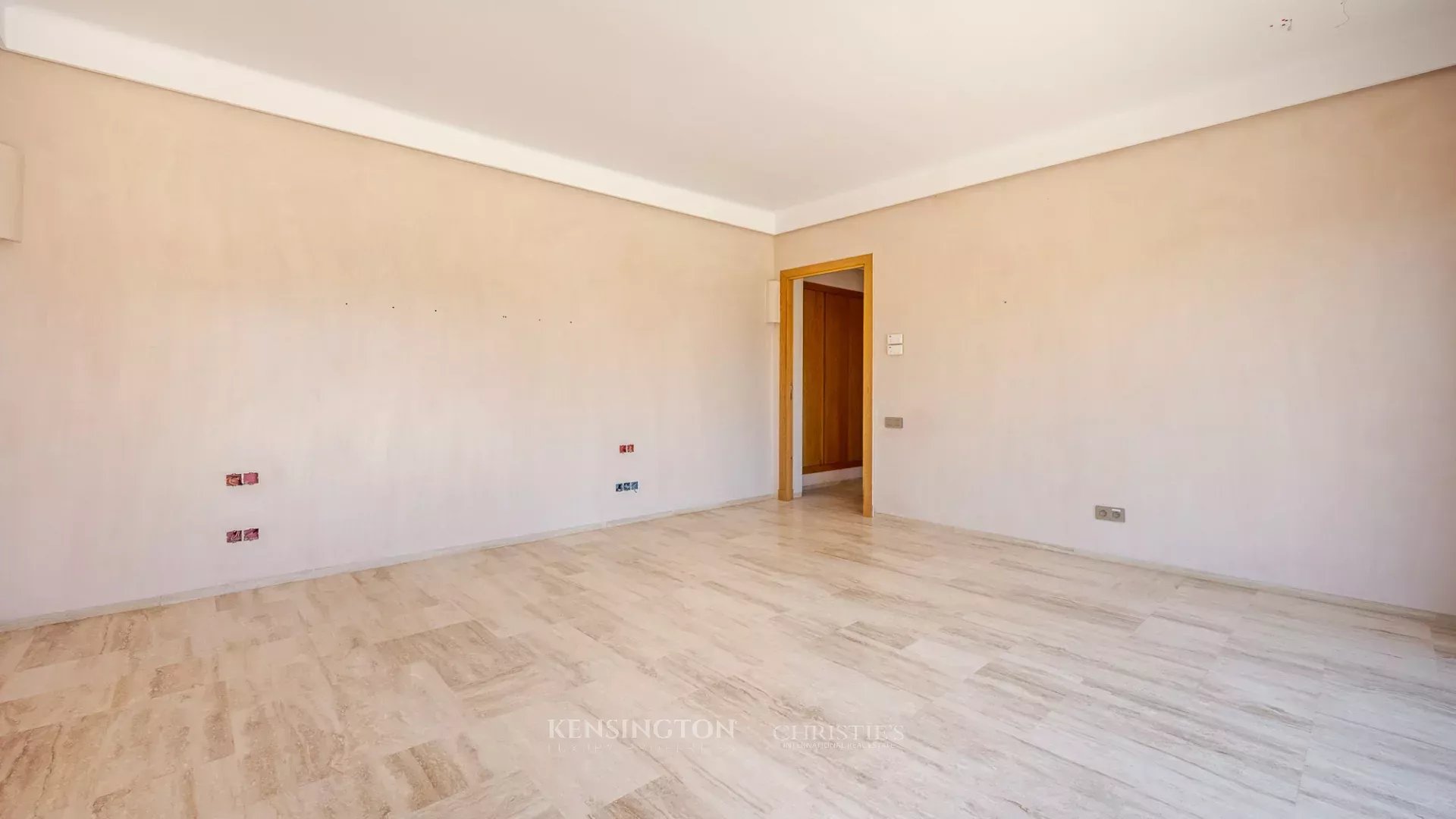 6 Bedroom Villa/Townhouse's Image 11