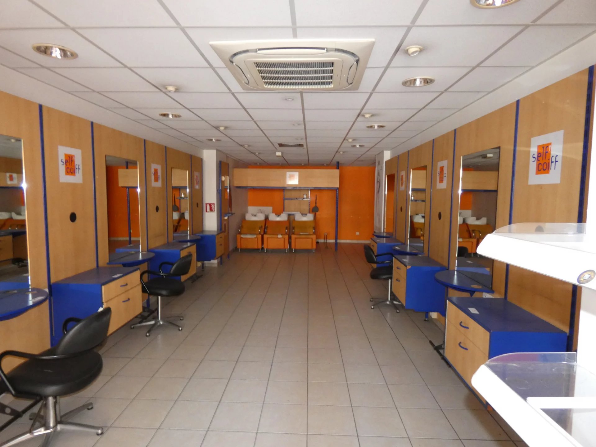 Local plein centre Alès